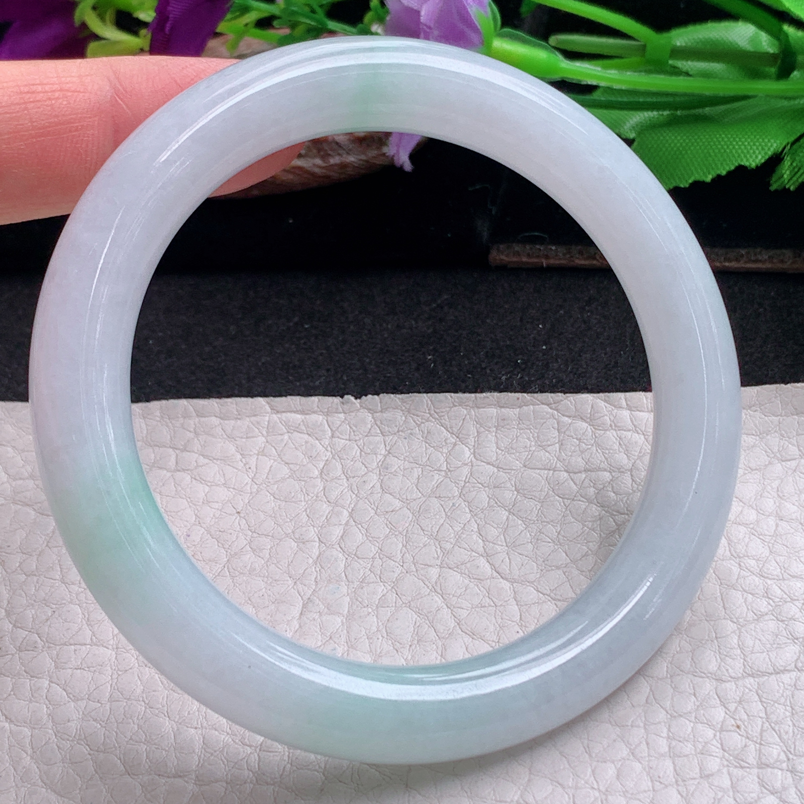 nr清新款58.5*10.2美人镯 天然缅甸翡翠a货手镯飘绿圆条正圈玉镯子