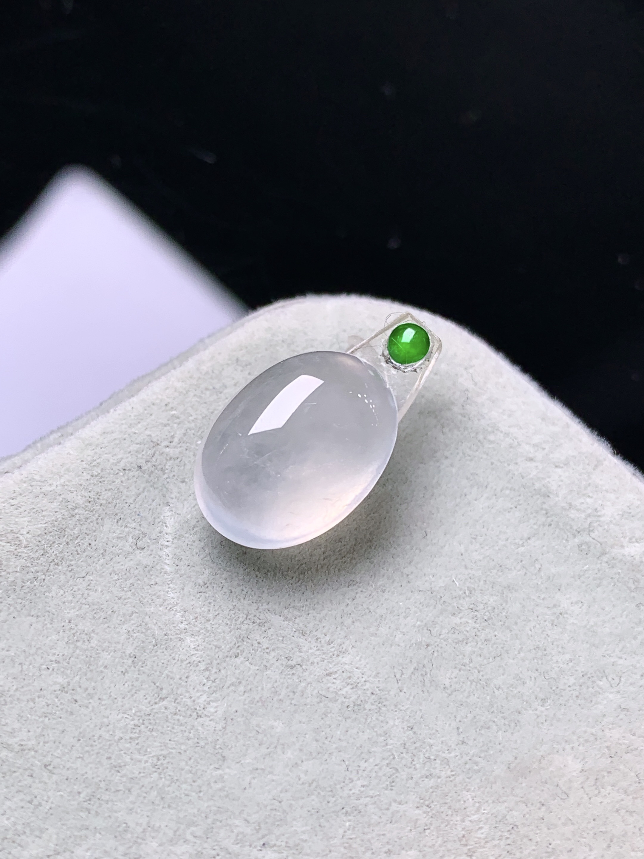 镶嵌款 冰种蛋面吊坠玉质细腻 色泽艳丽清新 水润亮眼 整体尺寸13*9.8*5.5*2x