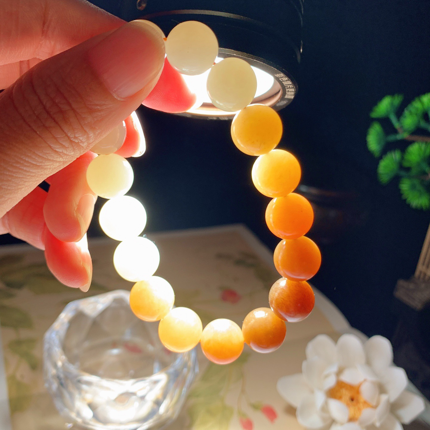 新疆和田玉且末糖圆珠手串！单颗尺寸12。玉质细腻油润 底色纯净 脂粉好，品质好。lt260401