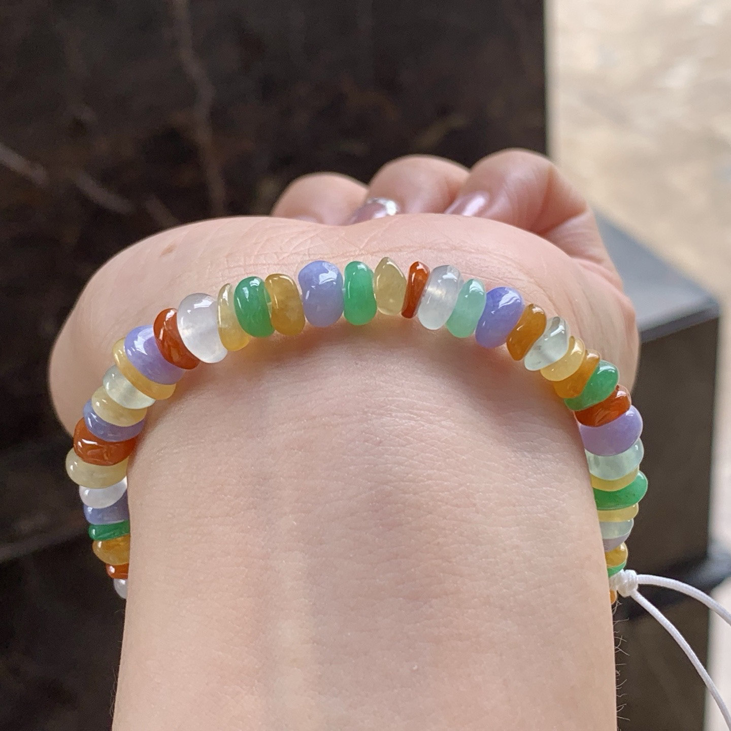 彩色手串
种色俱佳 水润独特