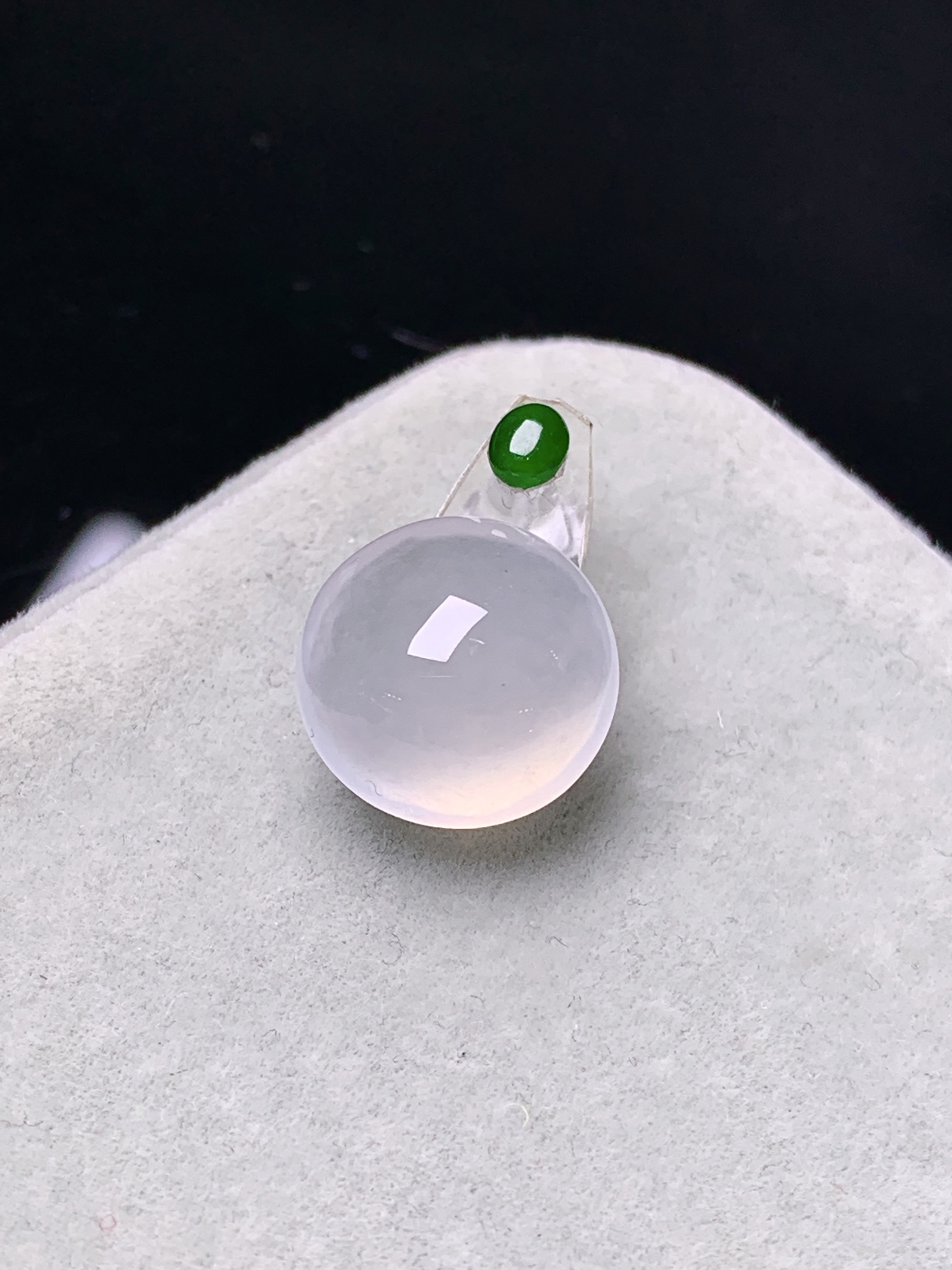 镶嵌款 冰种蛋面吊坠玉质细腻 色泽艳丽清新 水润亮眼 整体尺寸12*7.2*2x