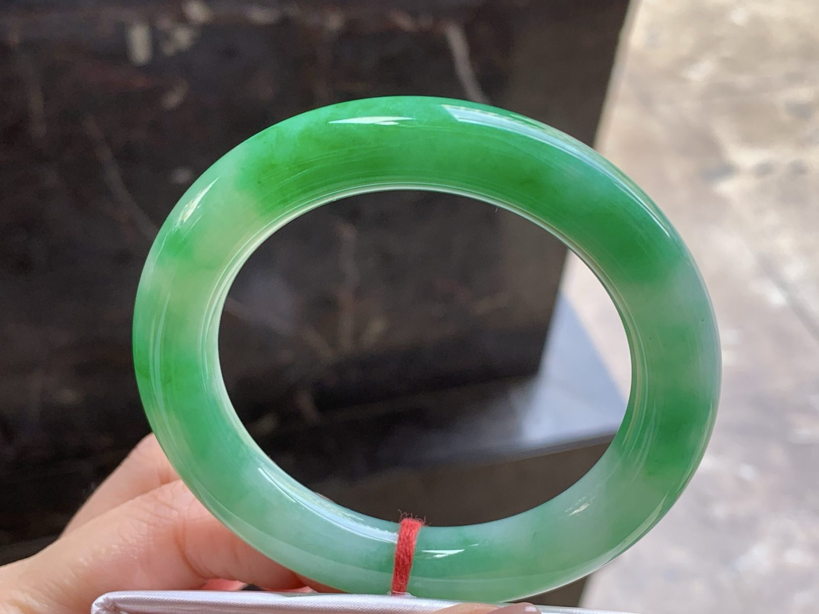 糯种带色福镯
颜色漂亮 55/10.6/11mm