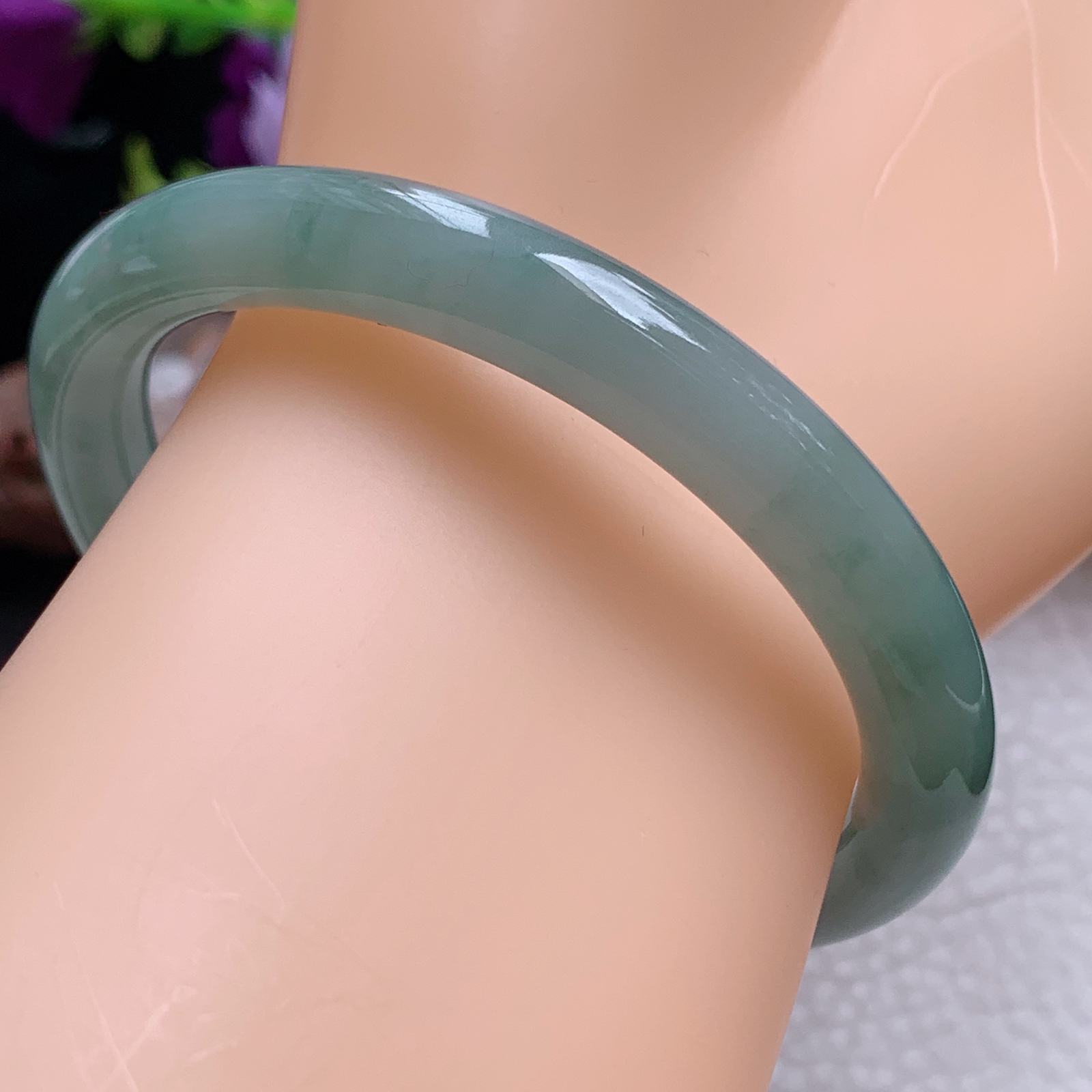 ee小圈口52.5*8美人镯 天然缅甸翡翠a货手镯晴绿飘花圆条正圈叮当镯