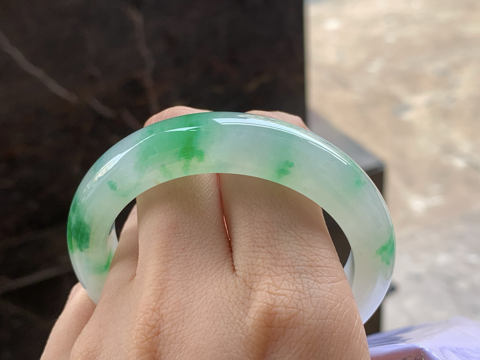 冰飘色手镯
种色俱佳 53.2/12.5/9.5mm