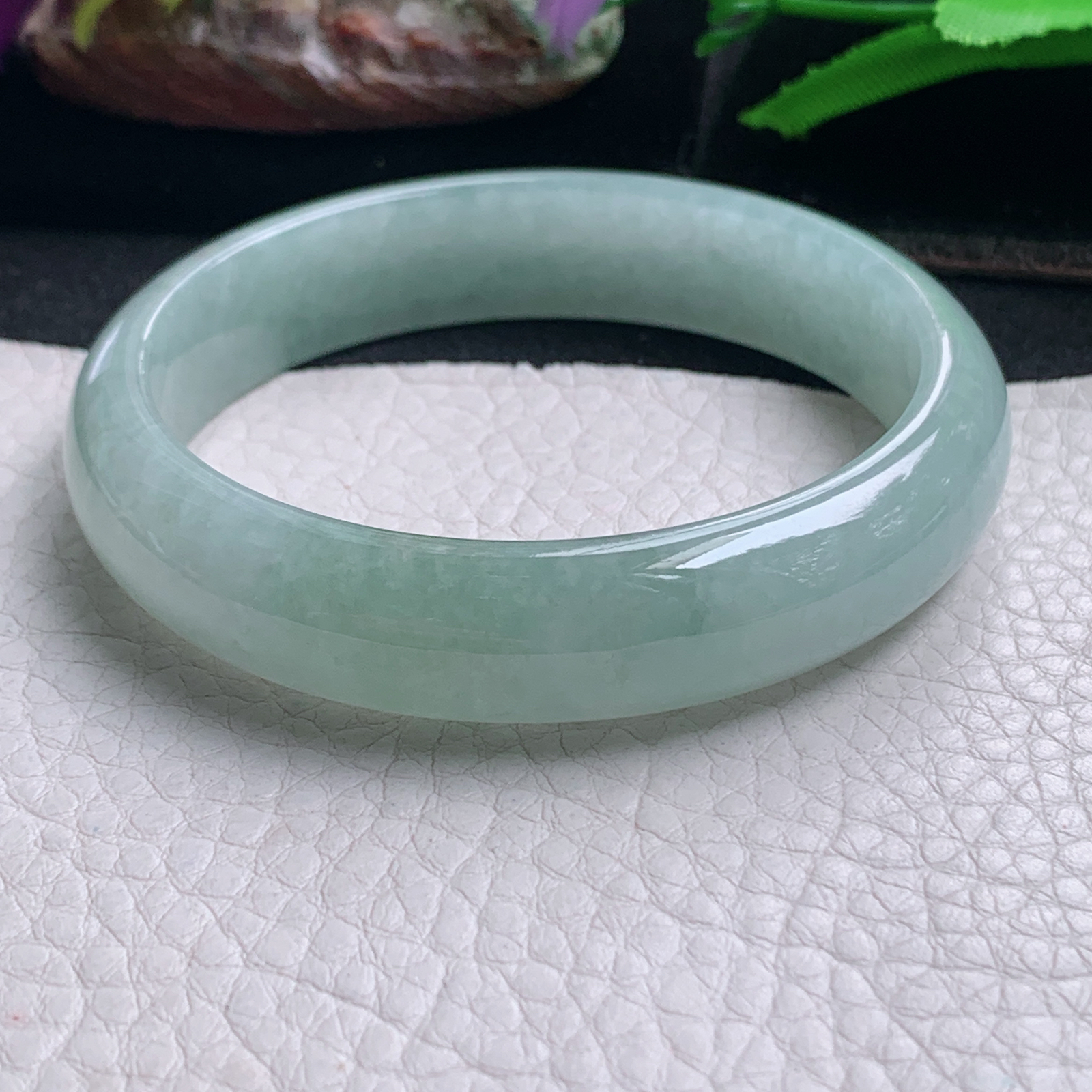 js实拍57*13*6.8平安镯 天然缅甸翡翠a货手镯清新宽边正圈玉镯子