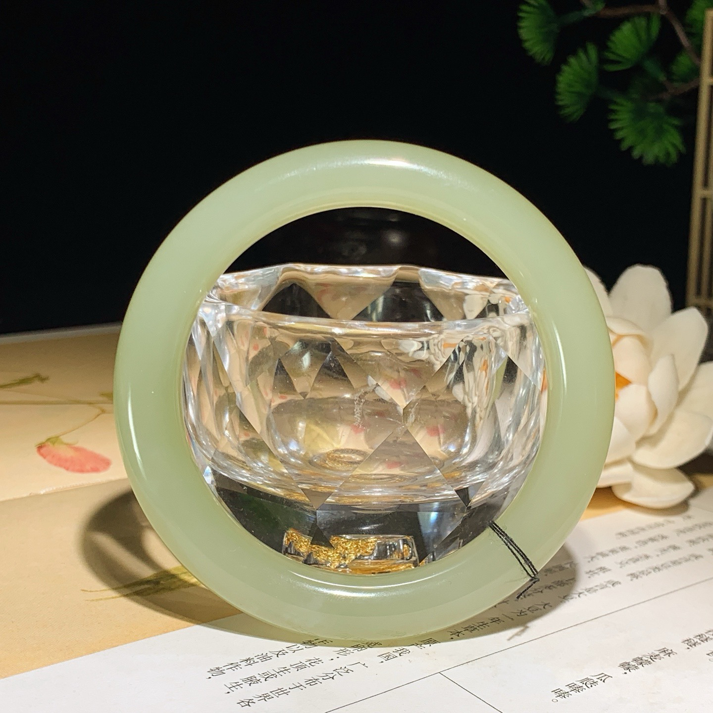 56圈口 和田玉清水手镯 56圈口条宽11厚10重55.5克！玉质细腻油润。手推出油。佩戴高端典雅。lt260401