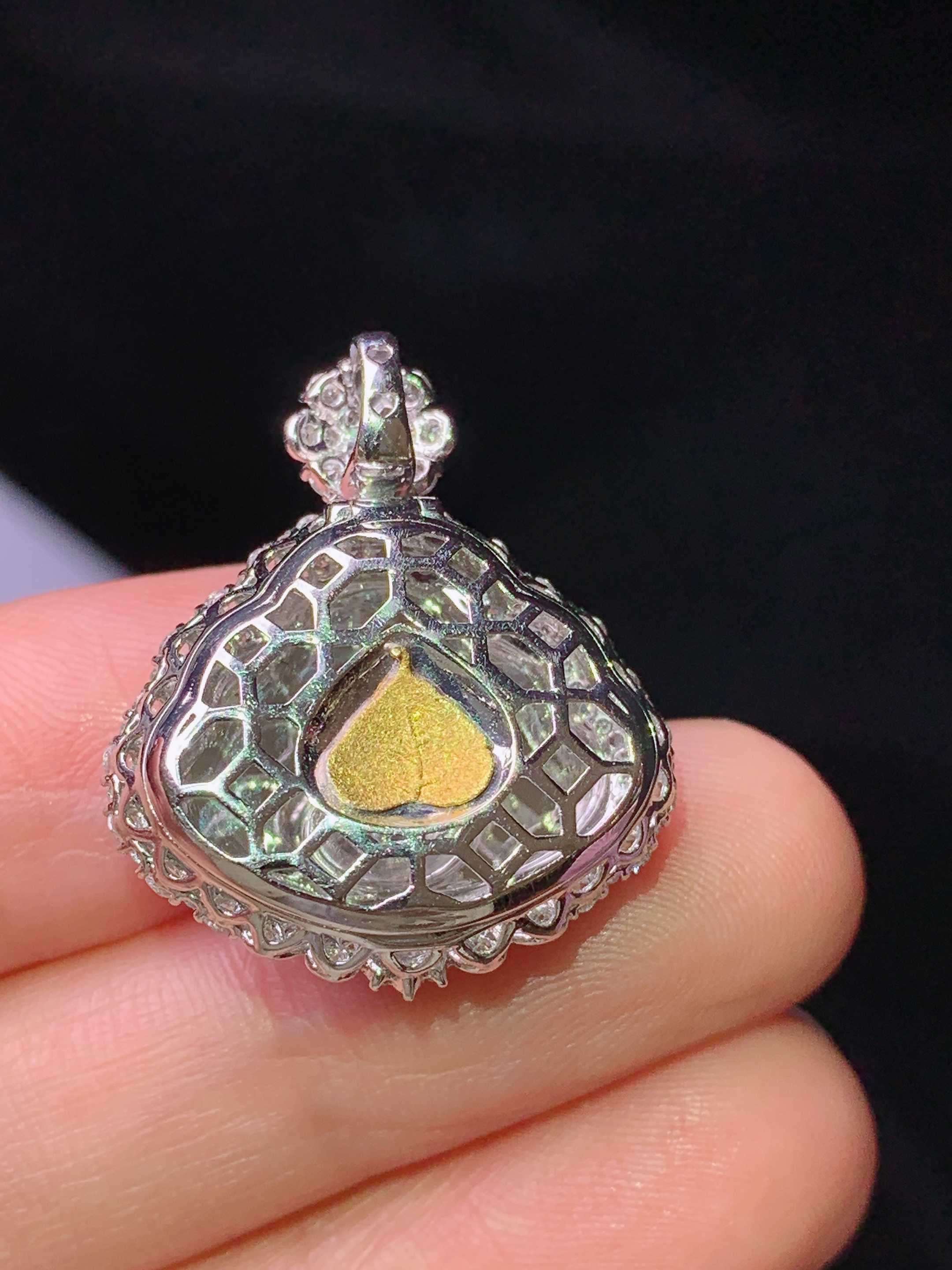 18k金钻镶嵌满绿佛公吊坠 玉质细腻 色泽艳丽清新 水润亮眼 整体尺寸26*22*9.8g2