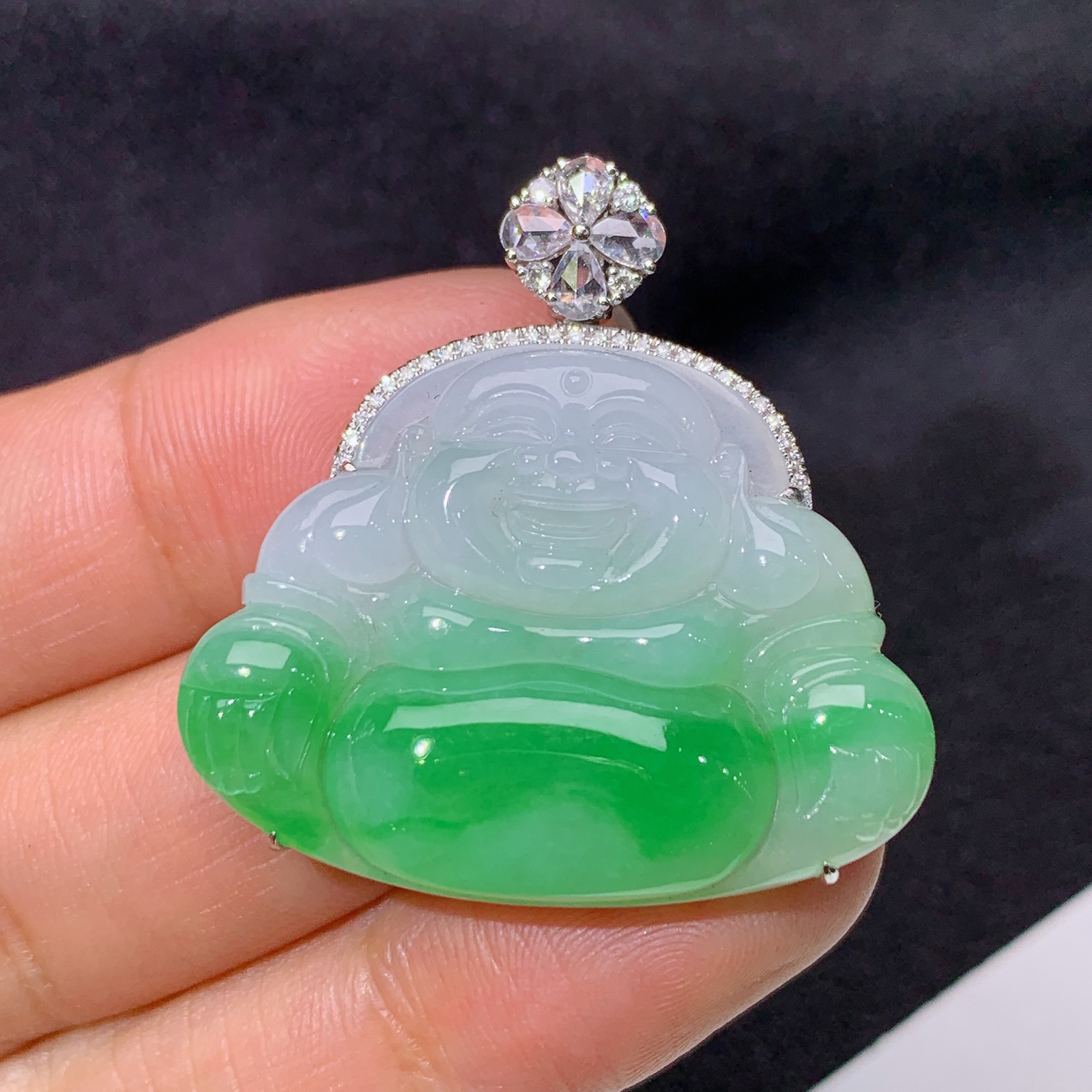 飘绿笑佛吊坠，18k金镶嵌，冰润色阳，品相好，种水足，Fc 尺寸33.3*32.6*7.7