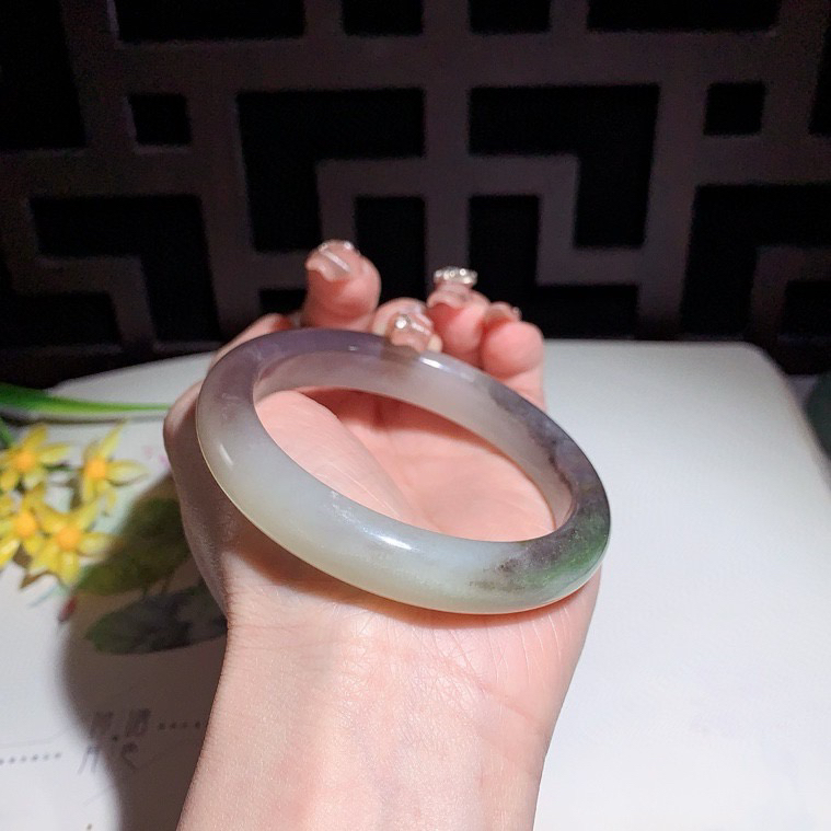 和田玉57.5圈口紫罗兰色漂翠三色手镯！玉质细腻油润 底色纯净 脂粉好，品质高