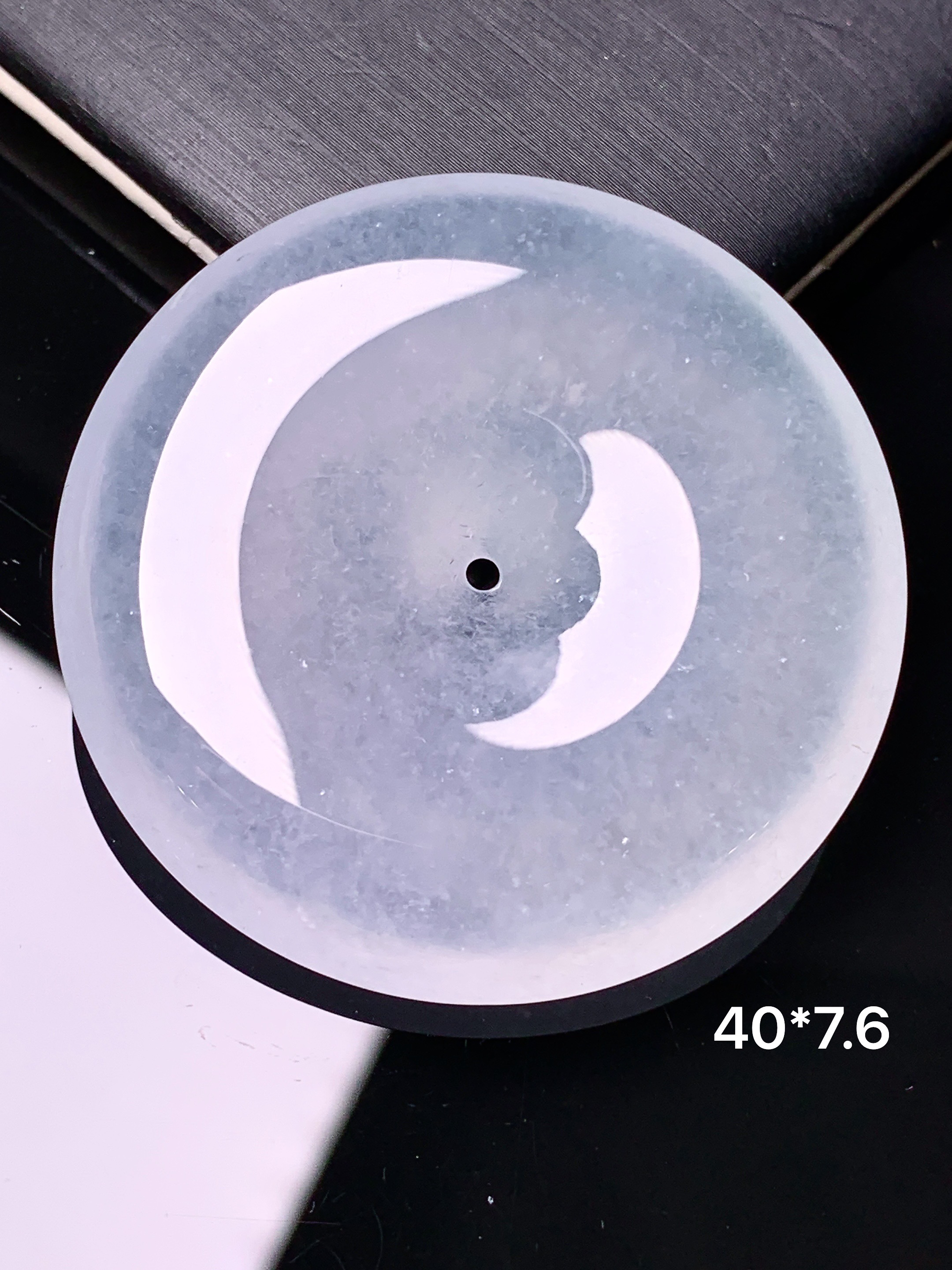 冰种平安扣吊坠 玉质细腻 色泽艳丽清新 水润亮眼 整体尺寸40*7.6b12