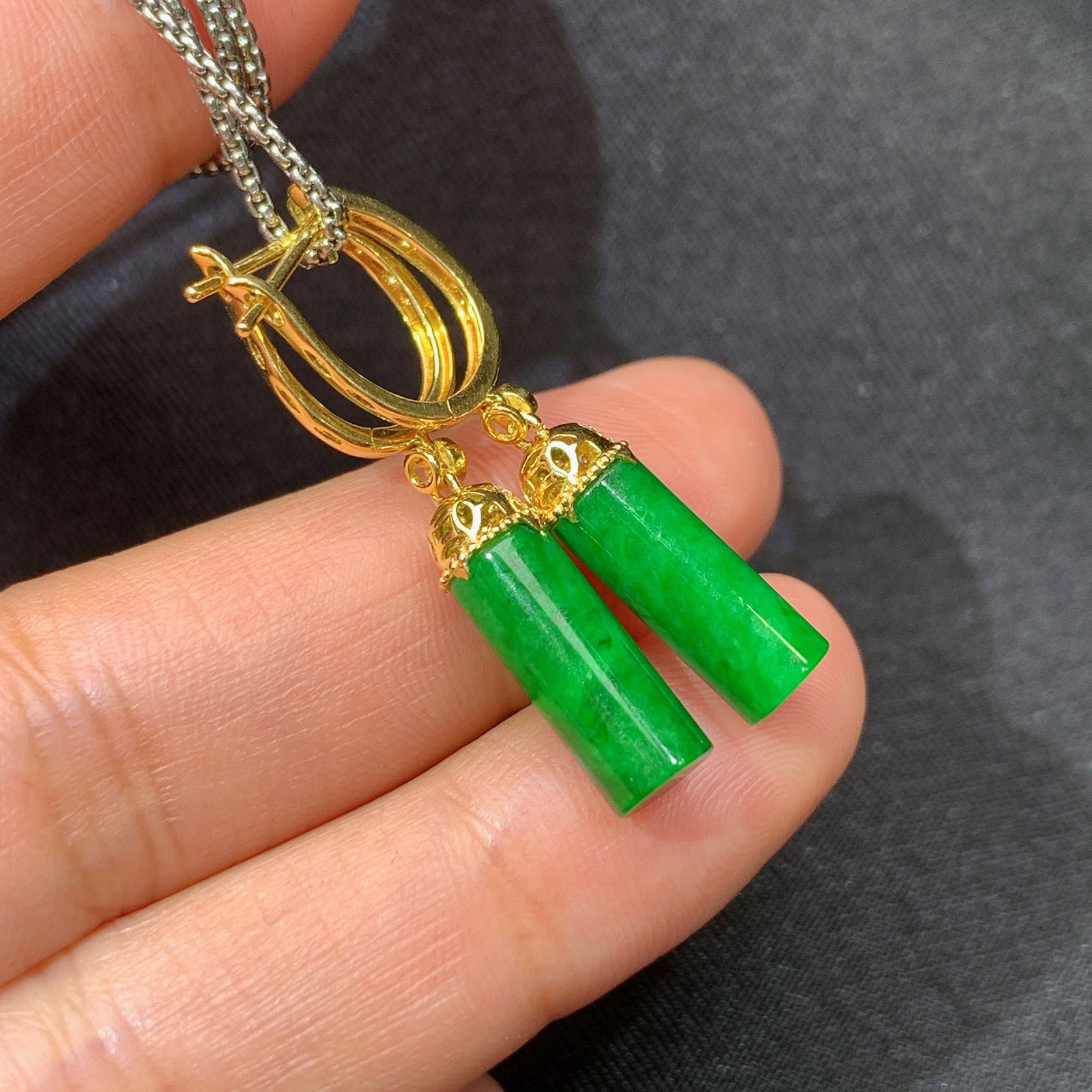 辣绿无事牌耳坠，18k金镶嵌，简约时尚，冰润色阳，种水足，M002 尺寸12.9*5.1