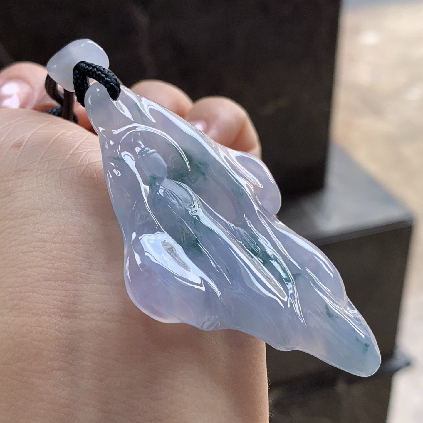 冰种紫底飘花悟道
颜色漂亮 种好独特