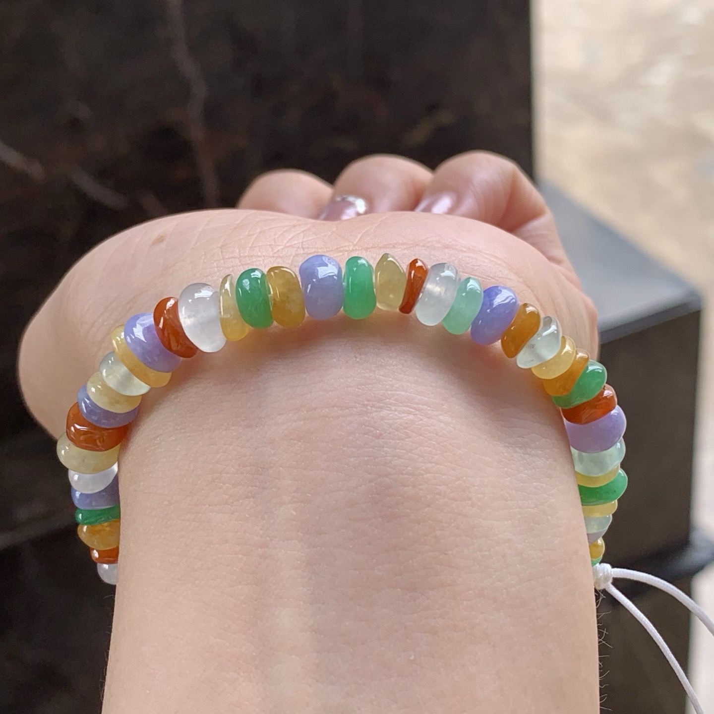 彩色手串
种色俱佳 水润独特