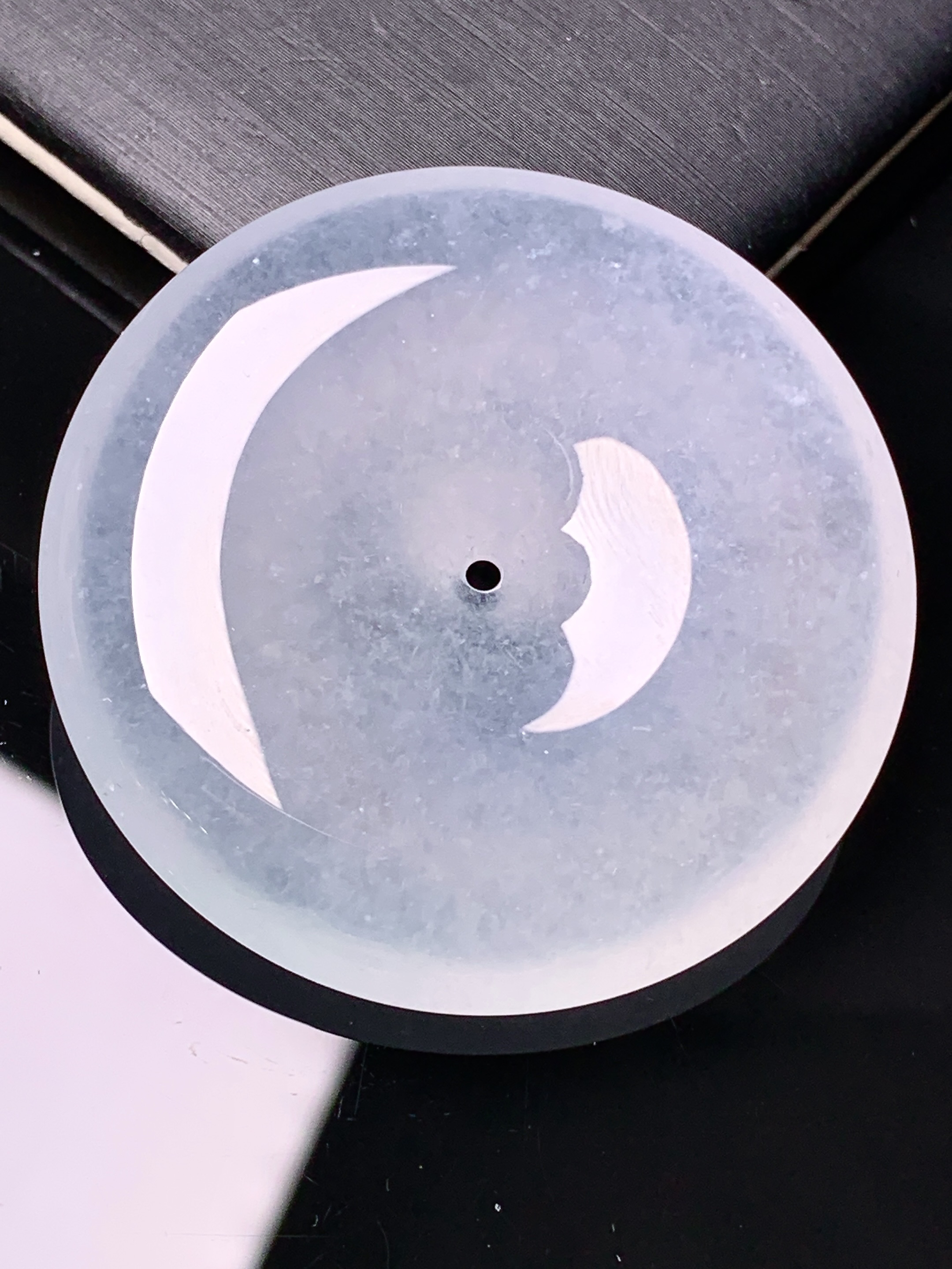 冰种平安扣吊坠 玉质细腻 色泽艳丽清新 水润亮眼 整体尺寸40*7.6b12