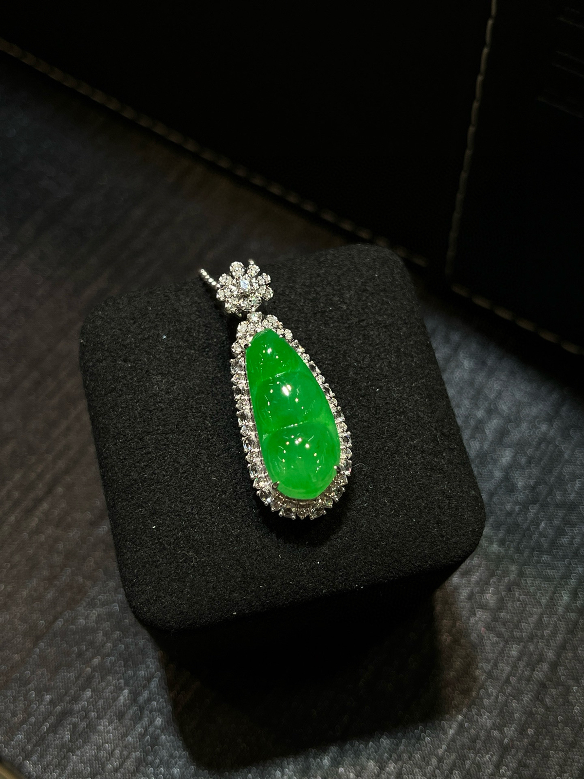 正阳绿满色福豆
18k金镶嵌
尺寸看图一