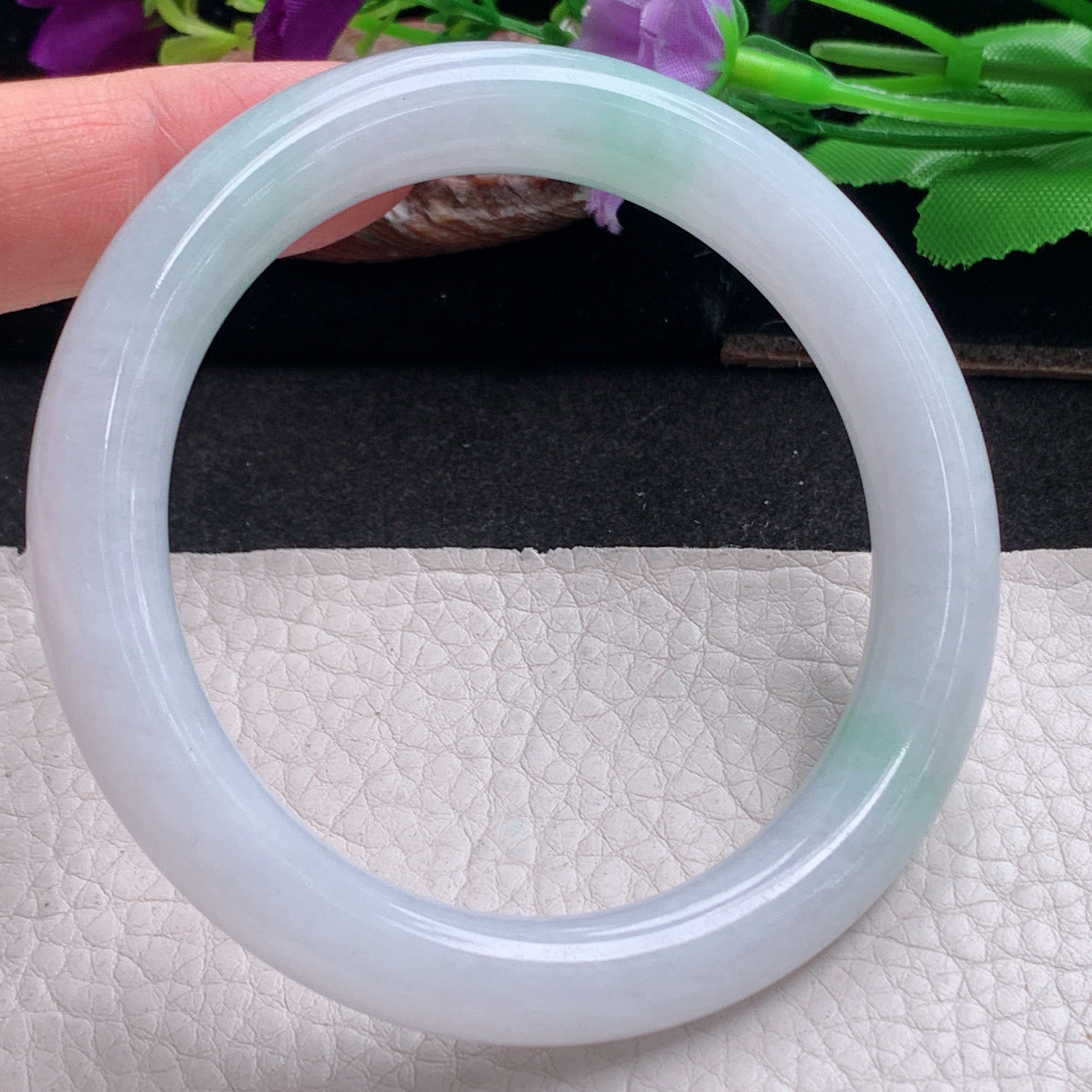 nr清新款58.5*10.2美人镯 天然缅甸翡翠a货手镯飘绿圆条正圈玉镯子