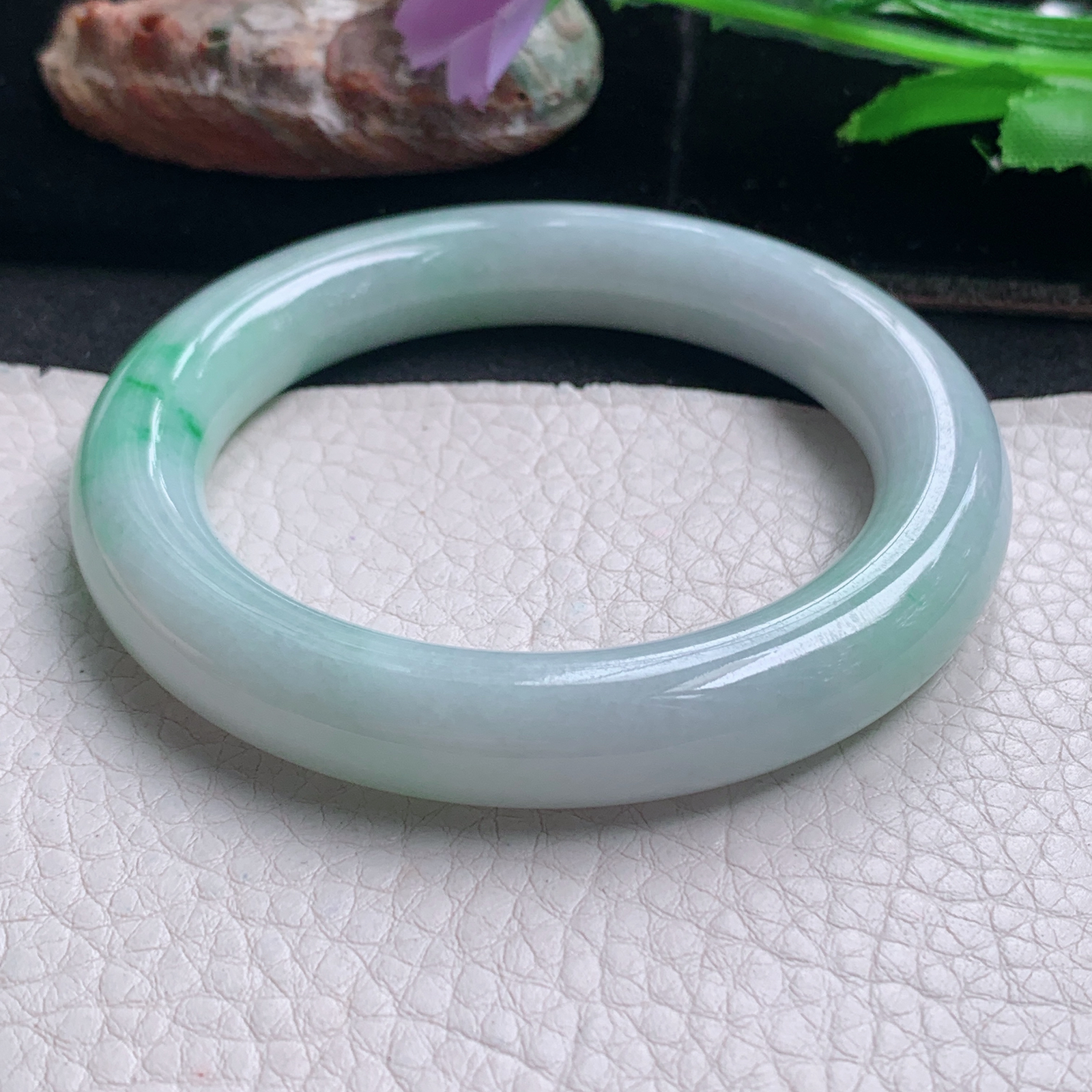 ee实拍56*13*11美人镯 天然缅甸翡翠a货手镯飘绿圆条正圈玉镯子