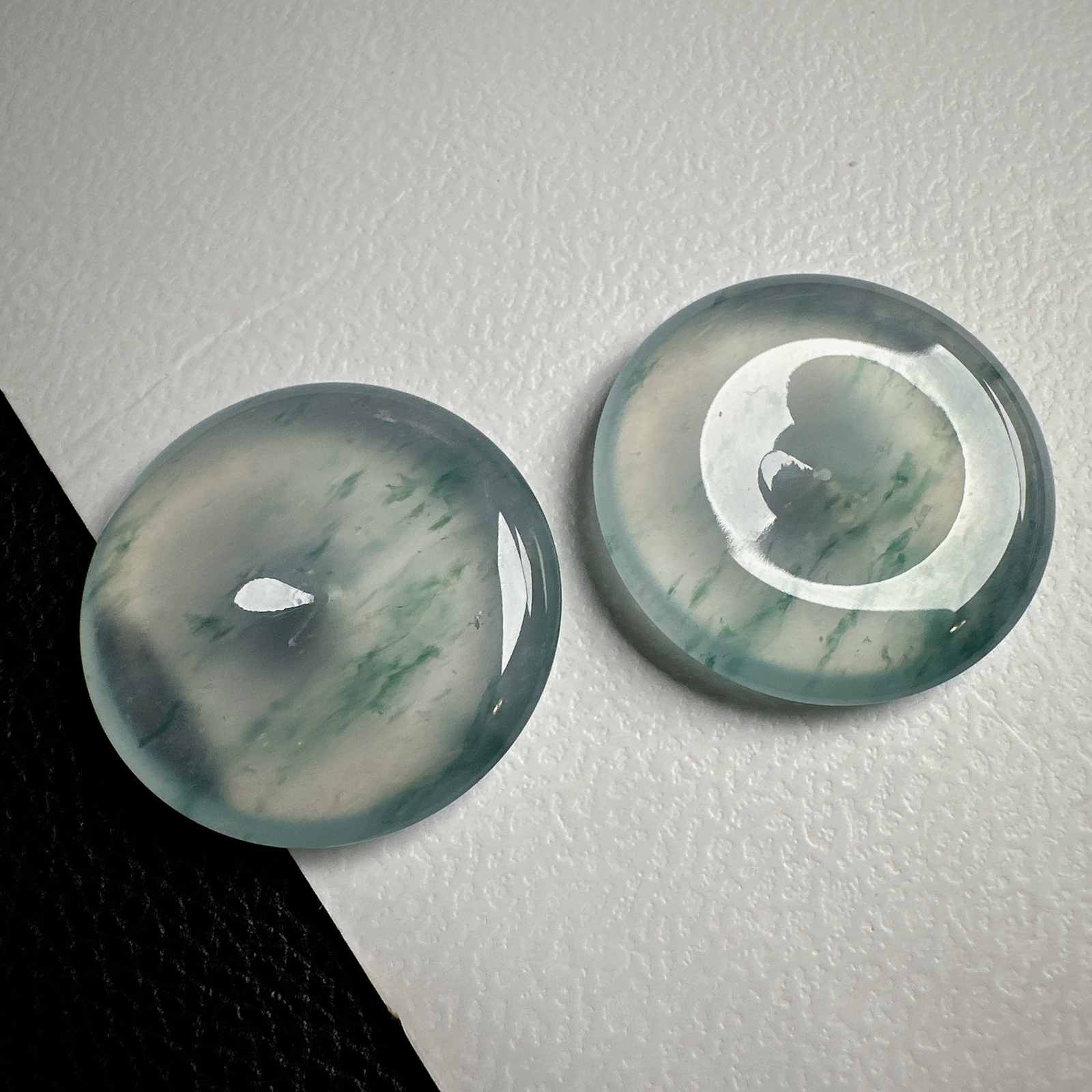 【冰种飘花平安扣一对】质地非常细腻干净，冰润十足，种老冰透，收藏品质