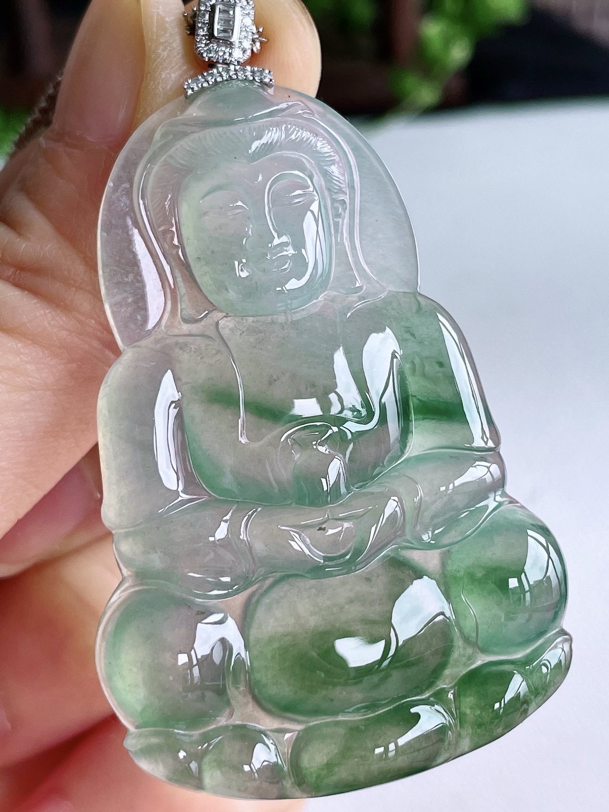 【镶嵌】冰飘绿花观音大观音吊坠  
【说明】缅料 18k金镶嵌 性价比高  飘花
【整体】60.4