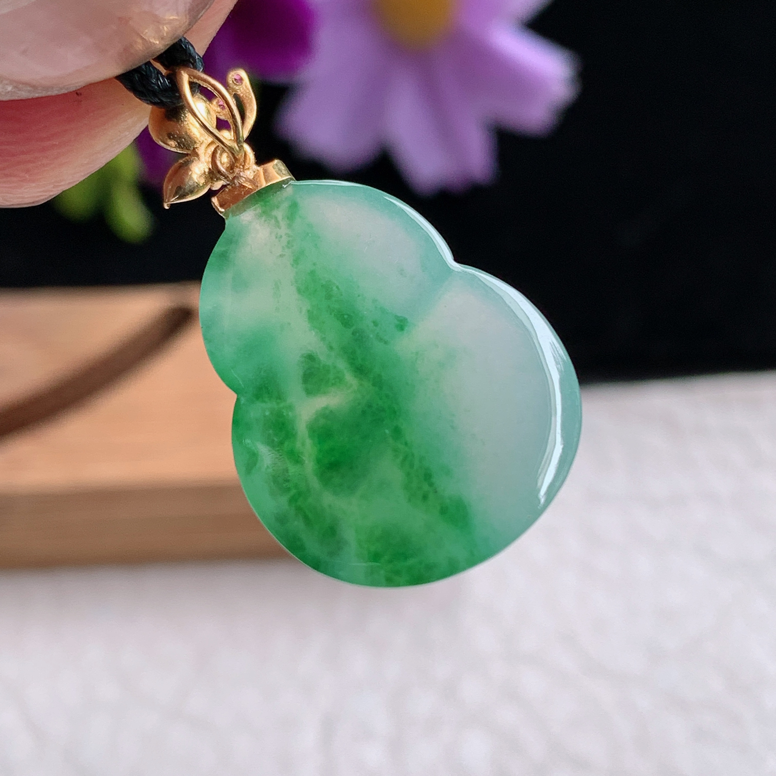 zz3实拍连金26.8*15.5*4.8缅甸翡翠飘绿精美葫芦吊坠 半山半水镶金锁骨坠