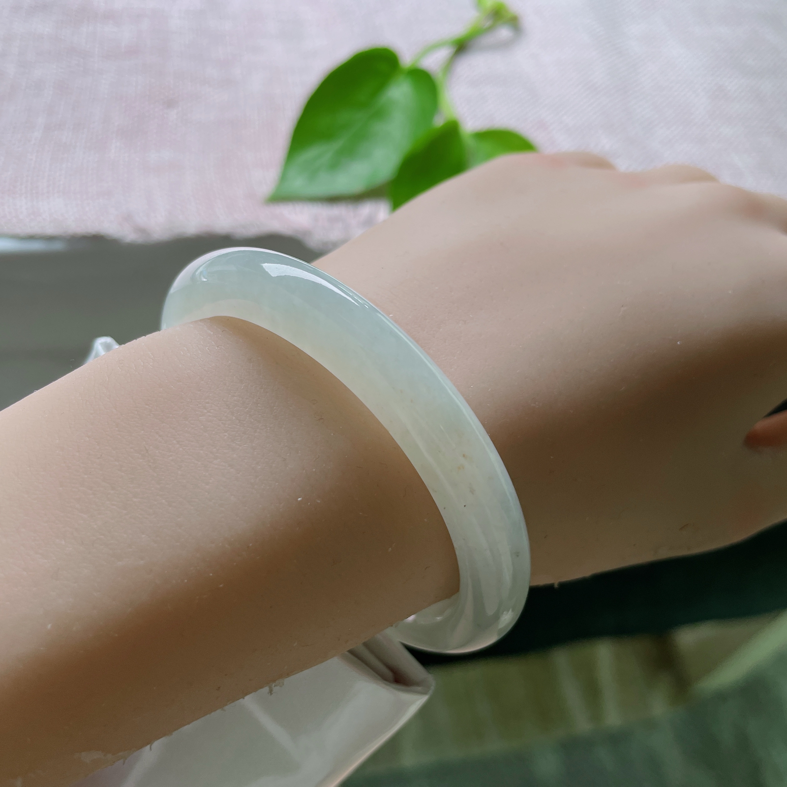 52.4（46.6）19.1/6.4白底贵妃，水润细腻，洒金招财进宝，清爽干净，完美，ss50328a