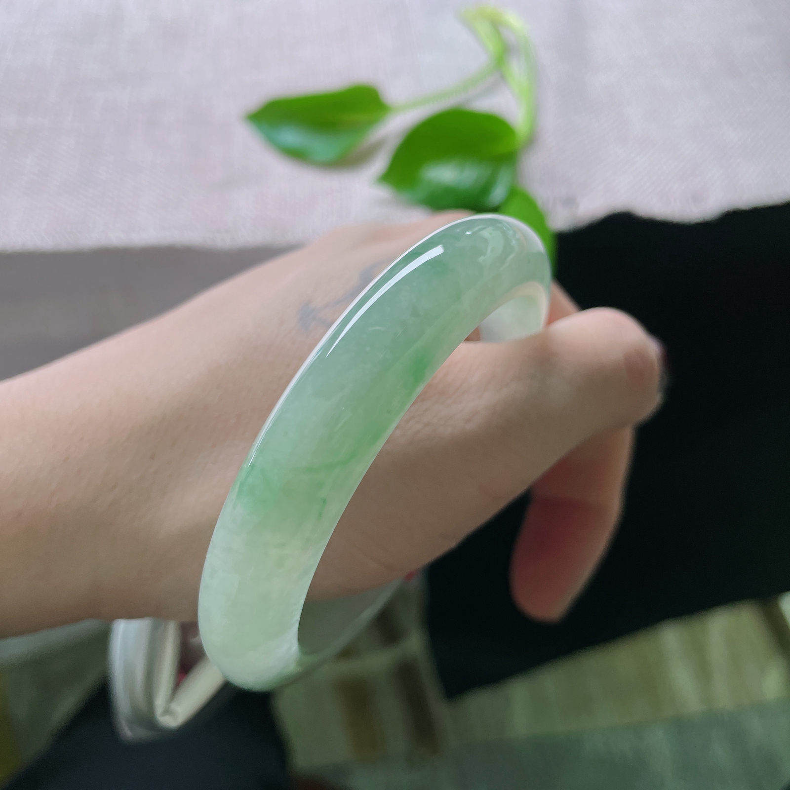 55.7/11.8/8.7，飘绿正圈，是一眼万年的惊艳，也是细水长流的耐看..