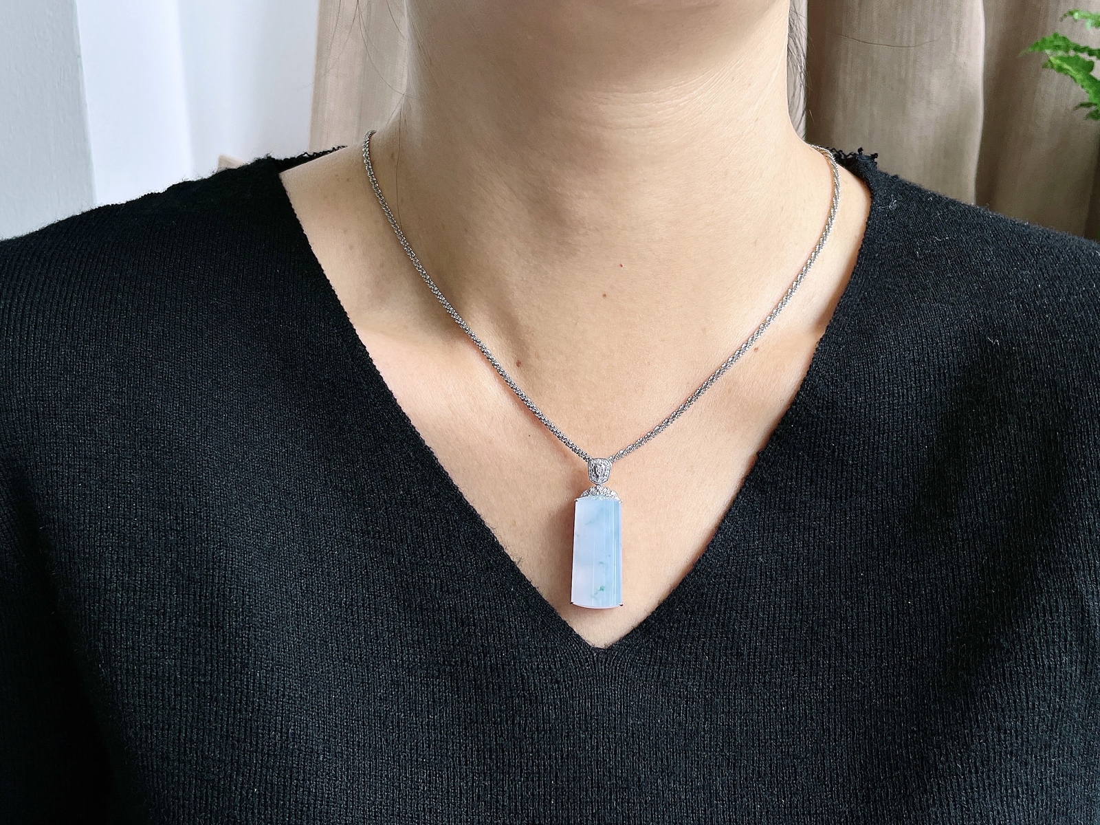 【镶嵌】冰紫罗兰无事柱飘花无事牌吊坠  
【说明】缅料 18k金镶嵌 性价比高  
【整体】39-14-9.3
【裸石】29-13-6.2