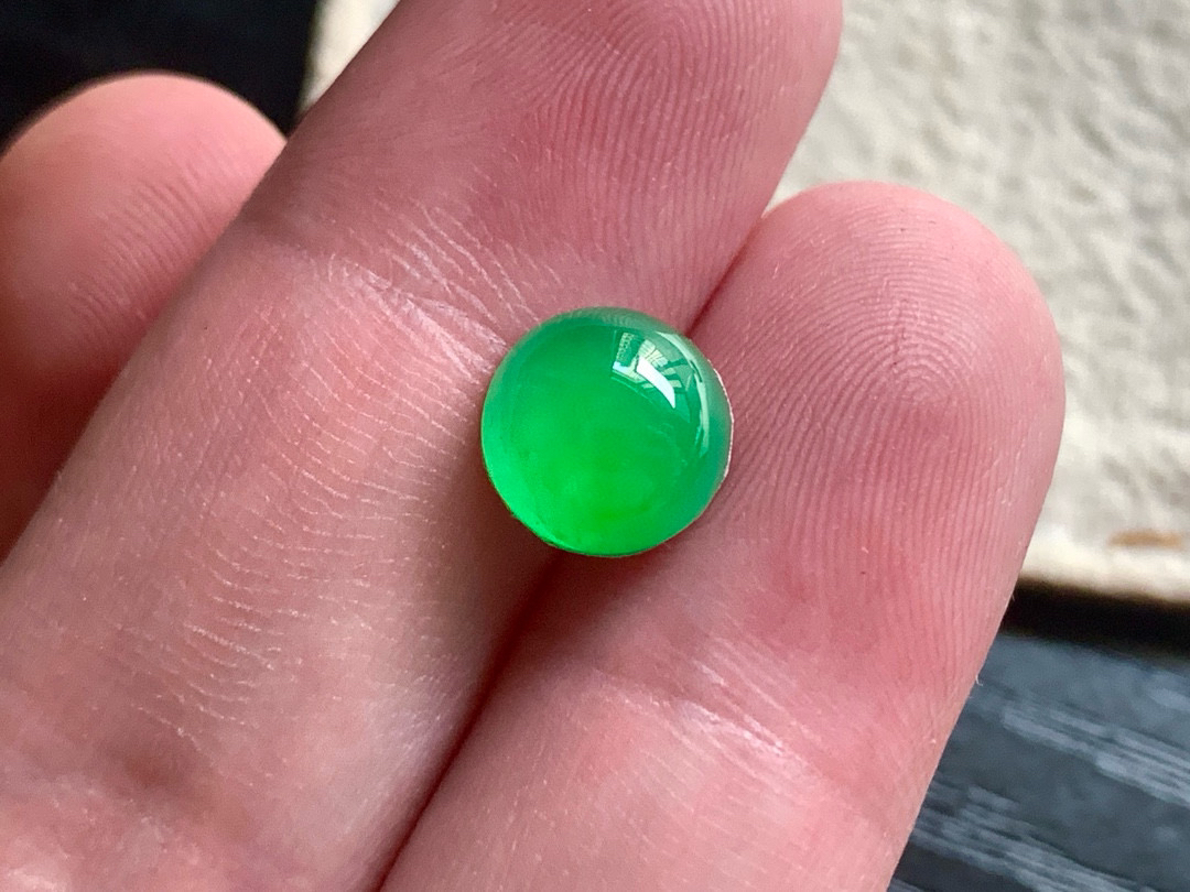 冰满色蛋面 色泽青翠漂亮，灵动无比，品相极佳，尺寸9.5*5