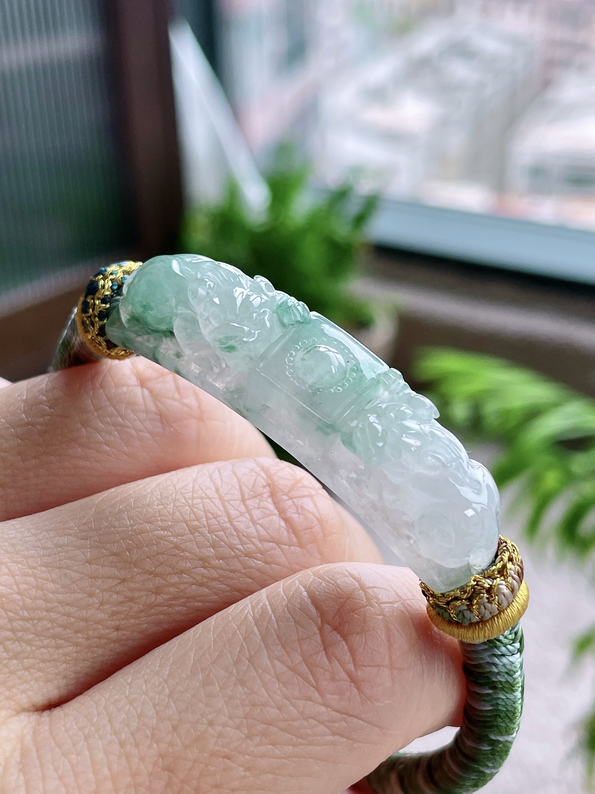 【裸石】冰飘花貔貅手绳手牌
【说明】缅料 性价比高  
【尺寸】45.5-10.1-10.8