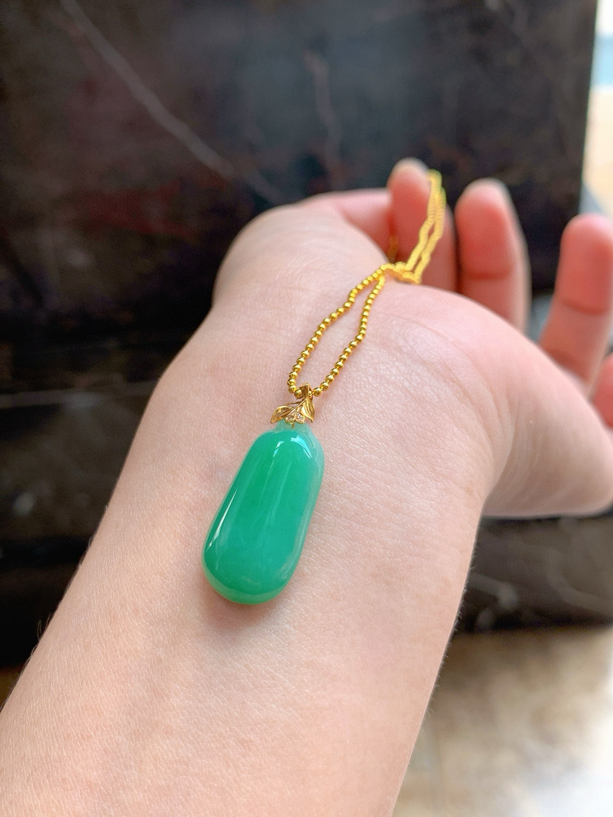 满色·福瓜

细腻玉质凝满色，饱满福瓜藏着好彩头