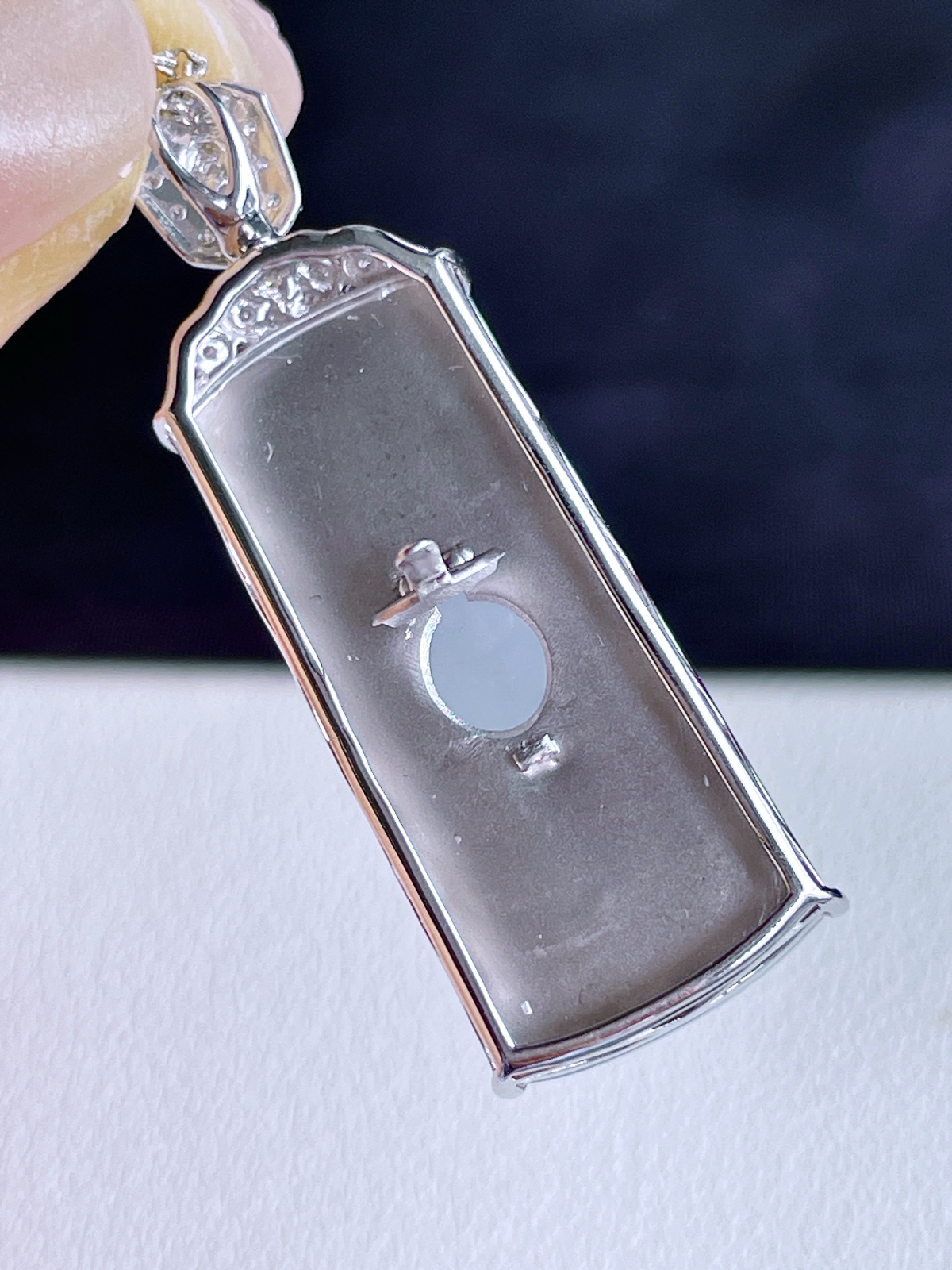 【镶嵌】冰紫罗兰无事柱飘花无事牌吊坠  
【说明】缅料 18k金镶嵌 性价比高  
【整体】39-14-9.3
【裸石】29-13-6.2