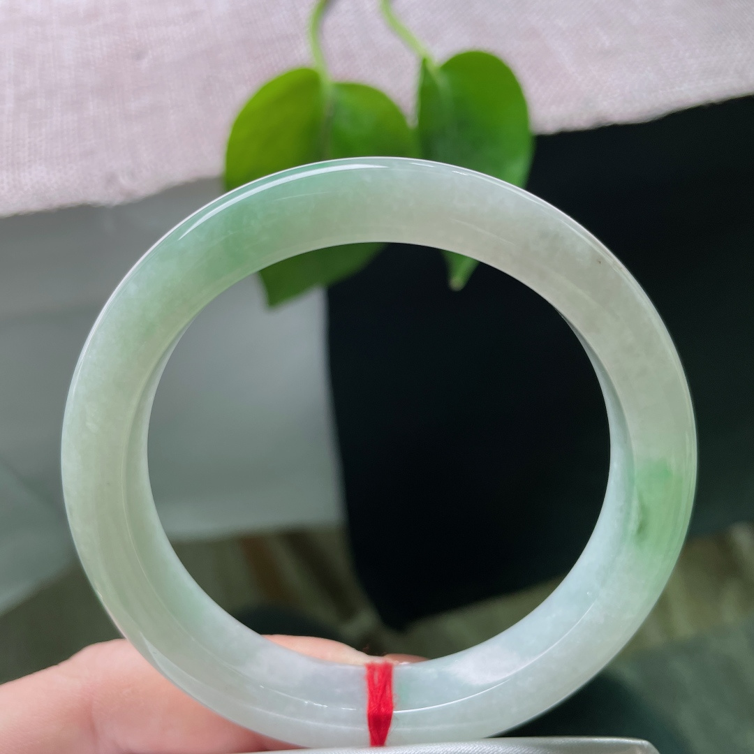 58.2/10.9/8.6飘绿正圈，窄条，水润细腻，清新脱俗，倾心，洒金，ss50264a