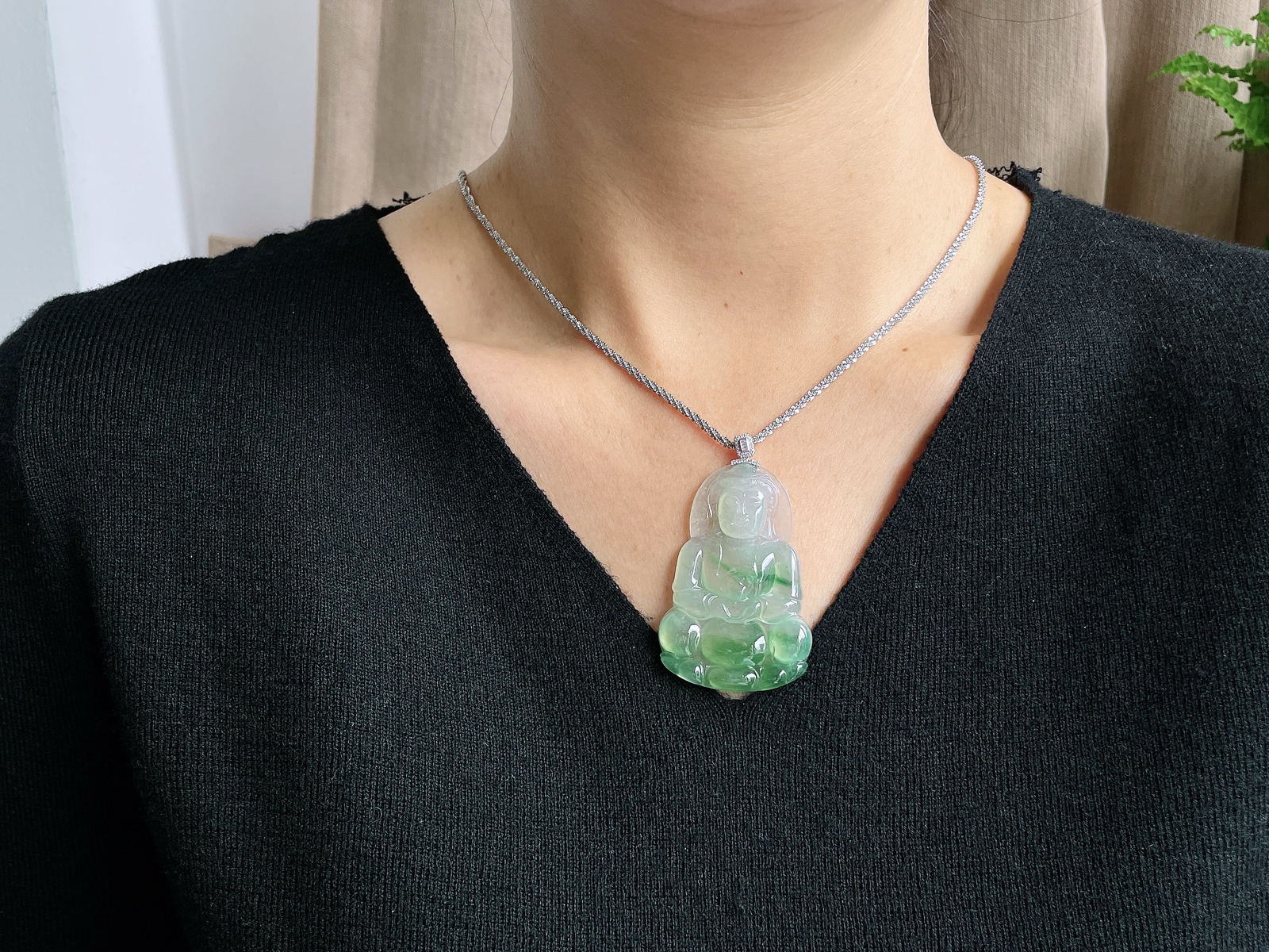 【镶嵌】冰飘绿花观音大观音吊坠  
【说明】缅料 18k金镶嵌 性价比高  飘花
【整体】60.4
【裸石】54-35.7-5