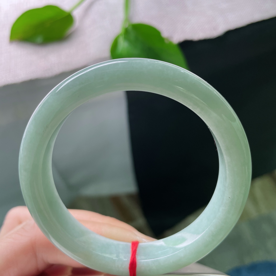 52.8/10.9/8.3果绿正圈，水润细腻，温婉可人，贵气，ss50265a