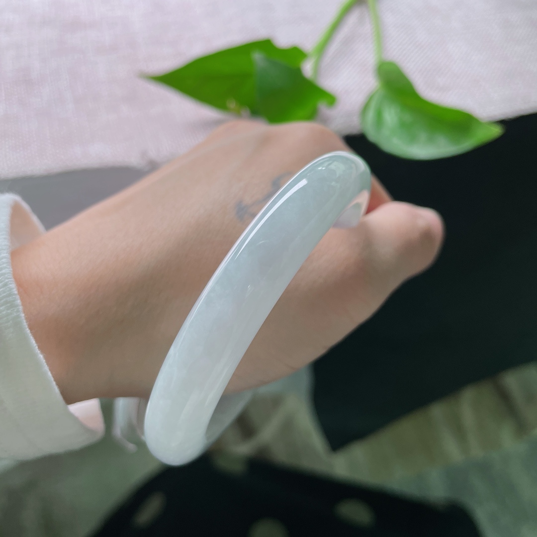 58/11.1/8.3，淡绿淡紫正圈，以玉为伴，岁月安然，不负时光不负己。棉根，ss45395a