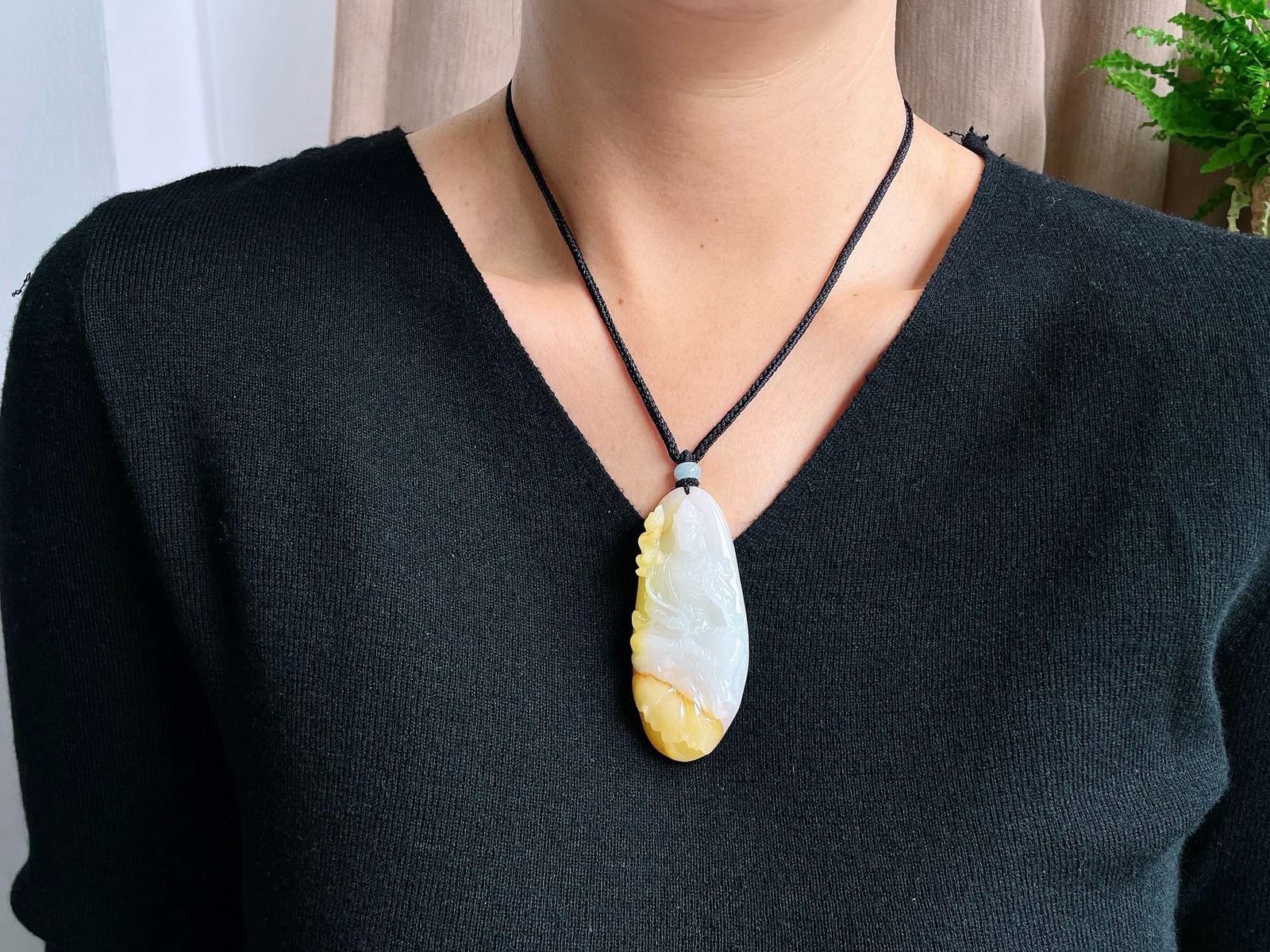 【裸石】冰飘黄翡大势至菩萨持莲观音牌吊坠
【说明】缅料 性价比高  
【尺寸】73-31-12.3