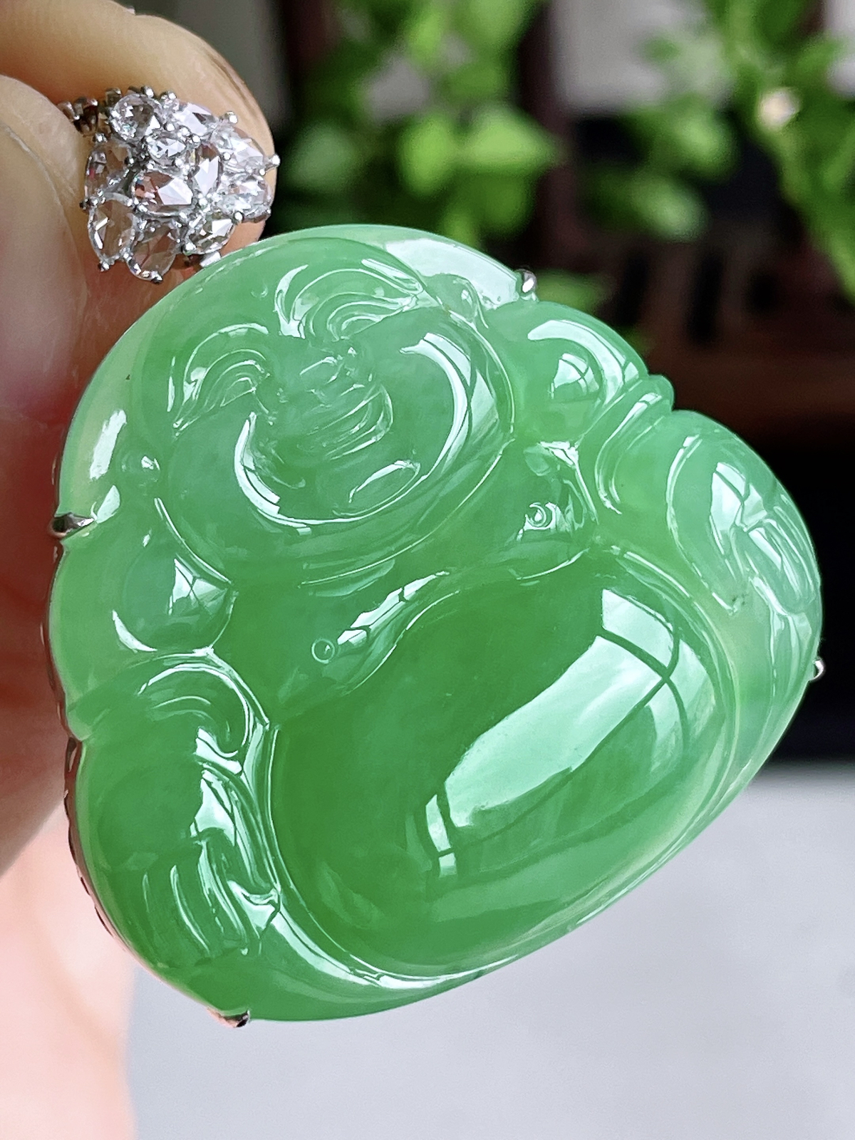 【镶嵌】冰甜绿佛公大佛公吊坠  
【说明】缅料 18k金镶嵌 性价比高  
【整体】40.6-36-12.6
【裸石】36-32.2-4