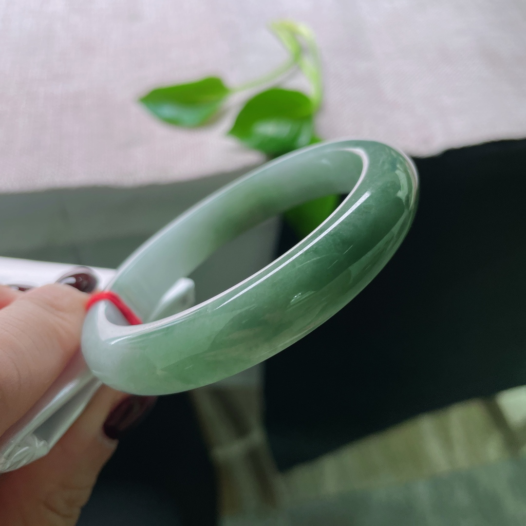 56.8/12/7.8，油绿正圈，水头好，种老，一点细纹不显，ss49252a