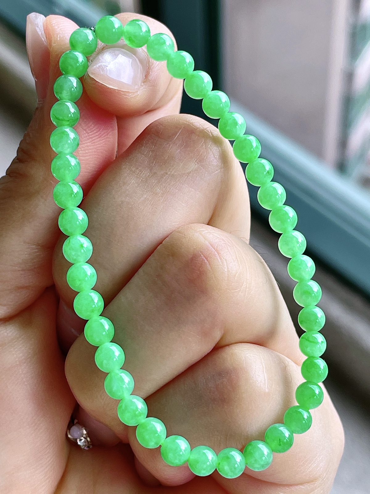 【珠子】冰阳绿手串圆珠珠子手串
【说明】缅料 性价比高  
【尺寸】4.8mm