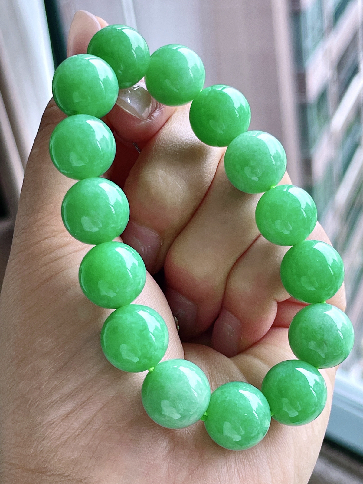 冰阳绿圆珠珠子手串
【尺寸】13.6mm