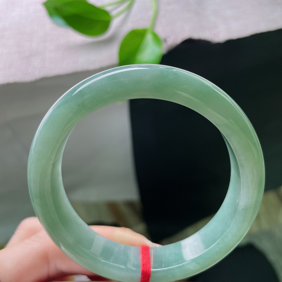 55/12.9/8.2，绿底正圈，柔润细腻，种老，底子干净清爽，皮纹，ss49021a