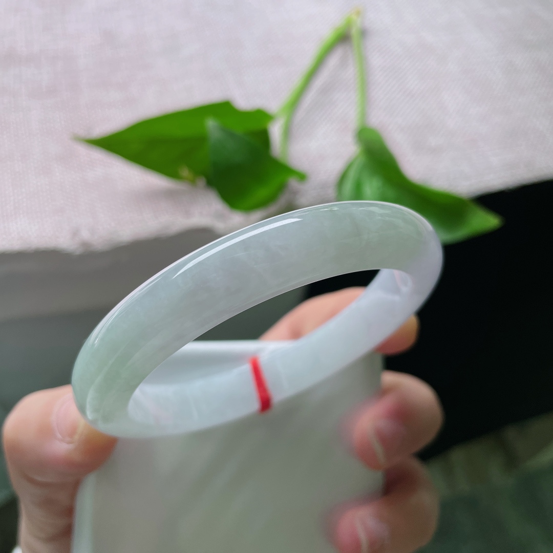 58/11.1/8.3，淡绿淡紫正圈，以玉为伴，岁月安然，不负时光不负己。棉根，ss45395a