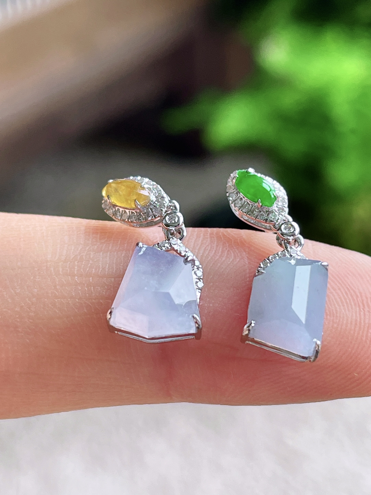 【镶嵌】冰紫罗兰随形耳坠
【说明】缅料 18k金镶嵌 性价比高  
【整体】20-6.3-5.4
【裸石】6.7-5.7-3