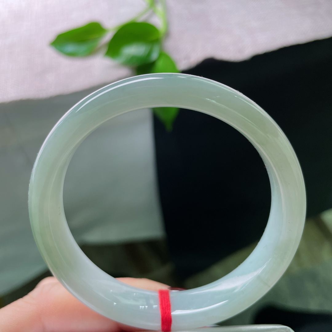 56.1/12.5/7.2，淡绿底正圈，肉质细腻干净，柔情似水，佳期如梦，细纹，ss49314a