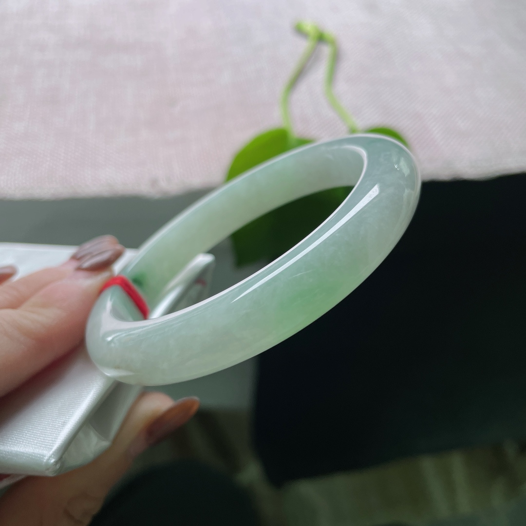 58.2/10.9/8.6飘绿正圈，窄条，水润细腻，清新脱俗，倾心，洒金，ss50264a