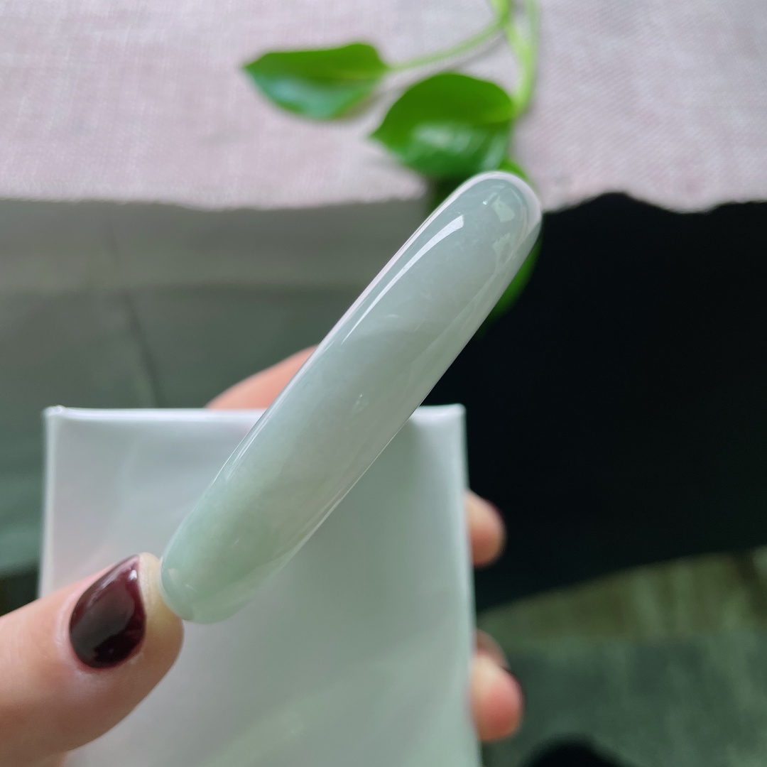 56.4/11.9/8，浅绿底正圈，浅笑轻柔，种老，细润，温柔又优雅，皮纹，ss49688a