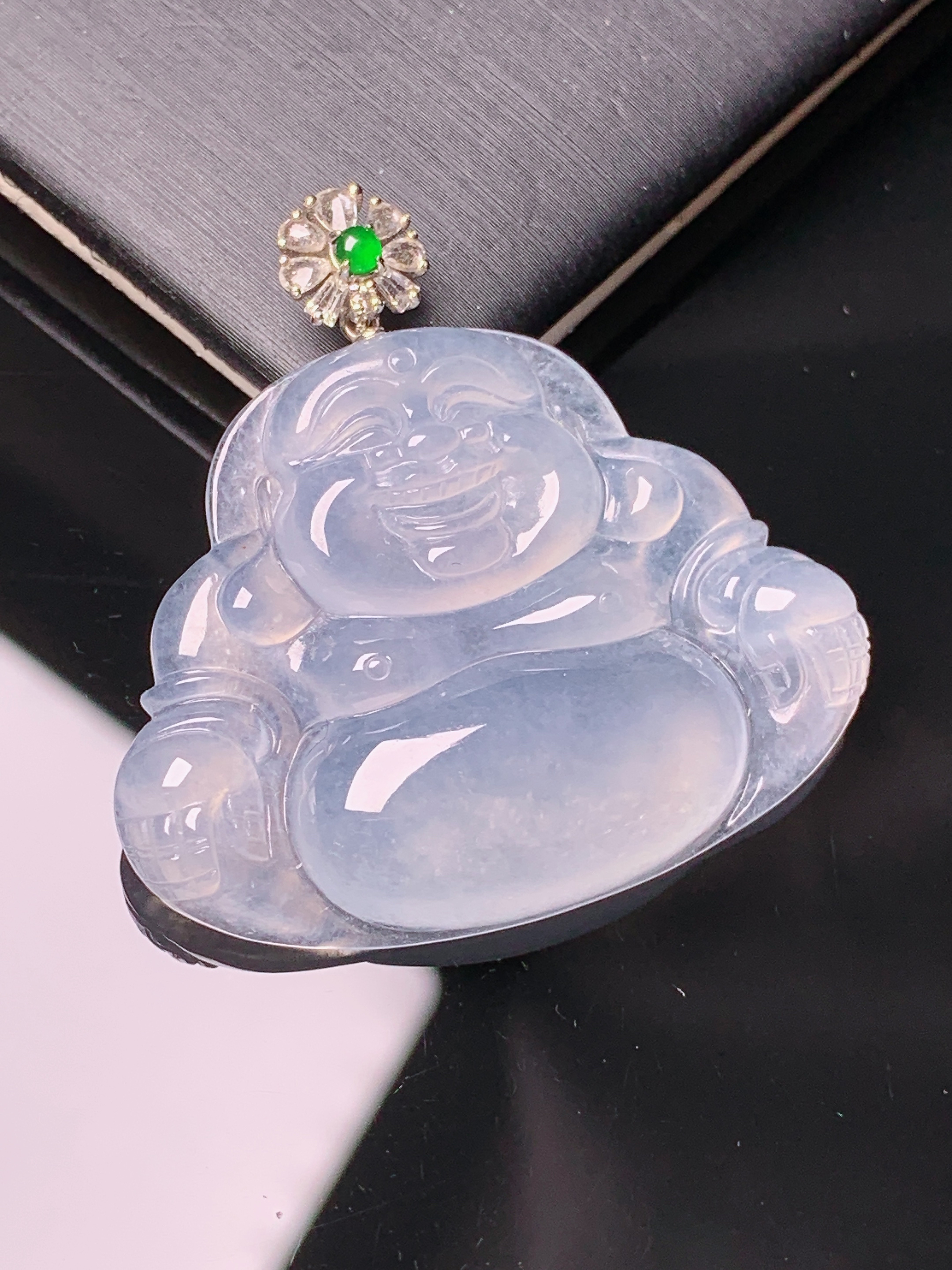 18k金钻镶嵌冰种佛公吊坠 玉质细腻 色泽艳丽清新 水润亮眼 整体尺寸35.7*36*5.5y4