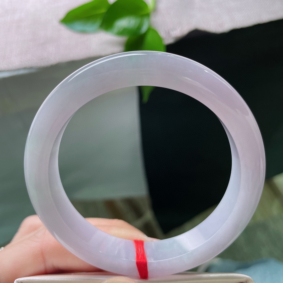 57.2/11.8/8.3紫罗兰正圈，水润细腻，紫是月色，玉是美人。整体完美，ss50001a