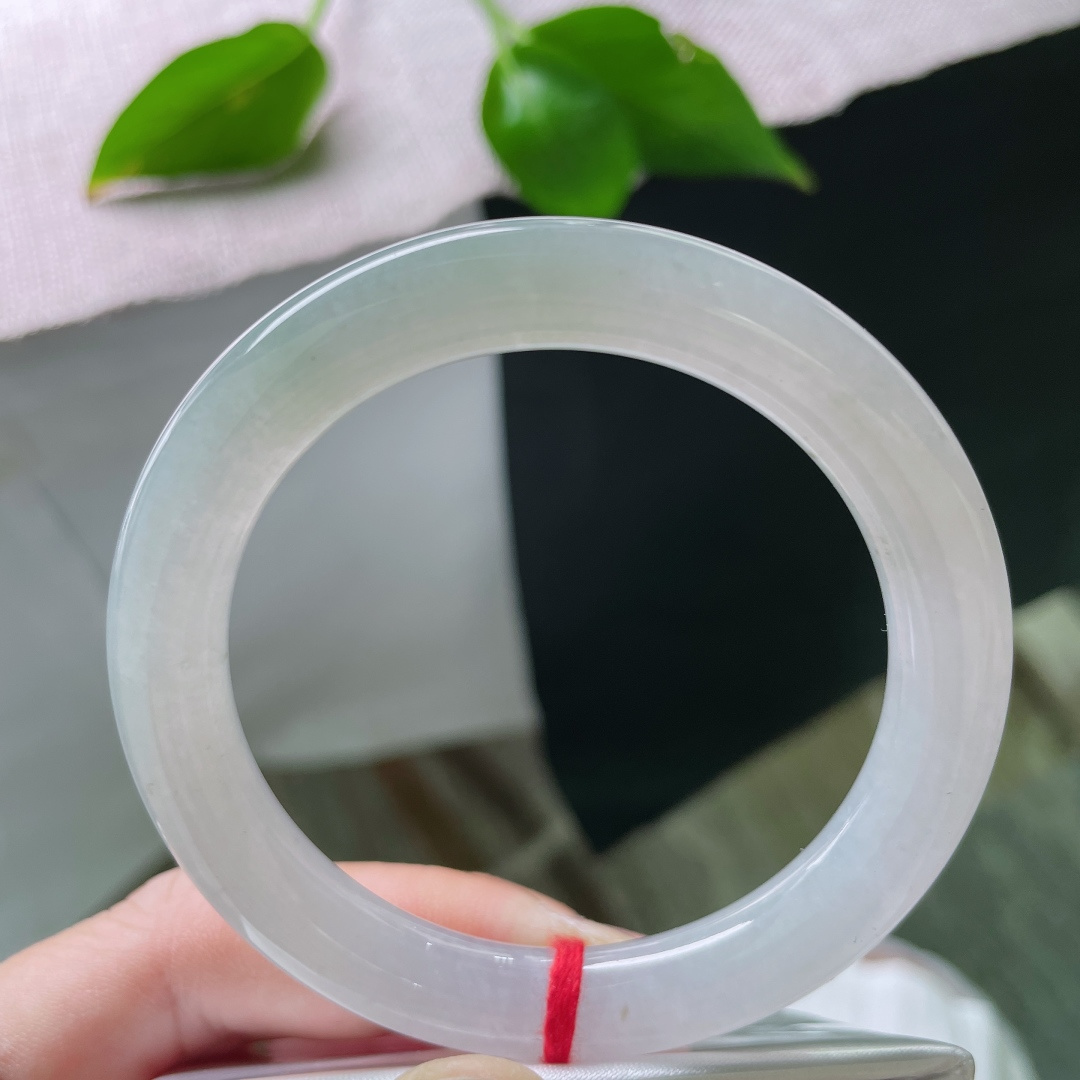 54.9/9.4，淡绿底圆条，珠圆玉润，种老，干净细腻，自带温婉少女感，ss47876a