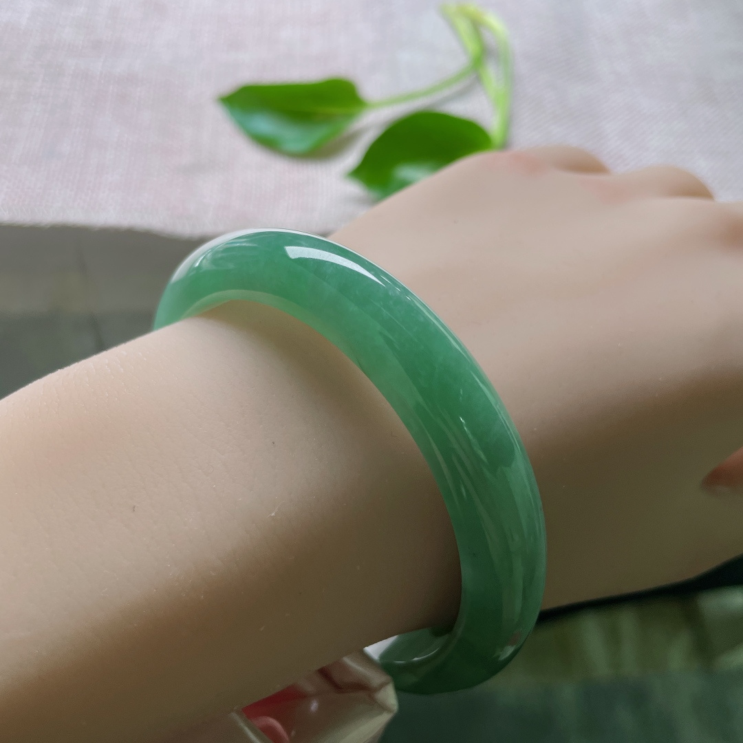 56.3/11.4/7.4，绿底正圈，绿意盎然，连绵不绝，好似群山万壑，朝气蓬勃，ss50161a